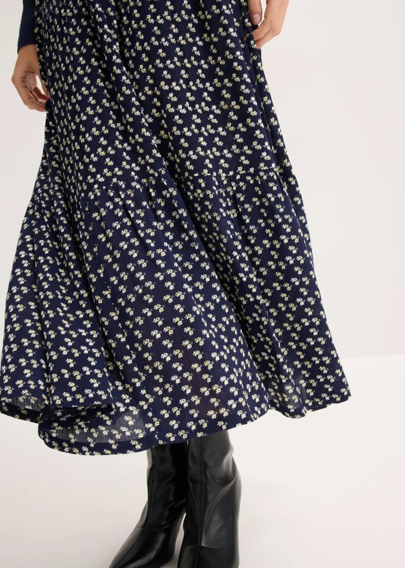 bonprix bonprix Falda maxi a capas con viscosa estructurada Azul marino de flores Hot