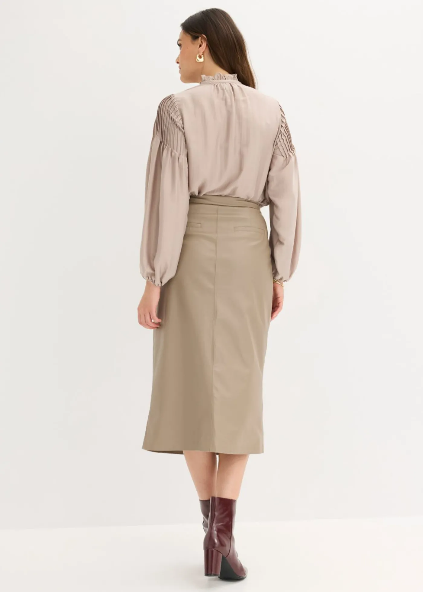 bonprix bonprix Falda midi cruzada de piel sintética Marrón grisáceo Clearance
