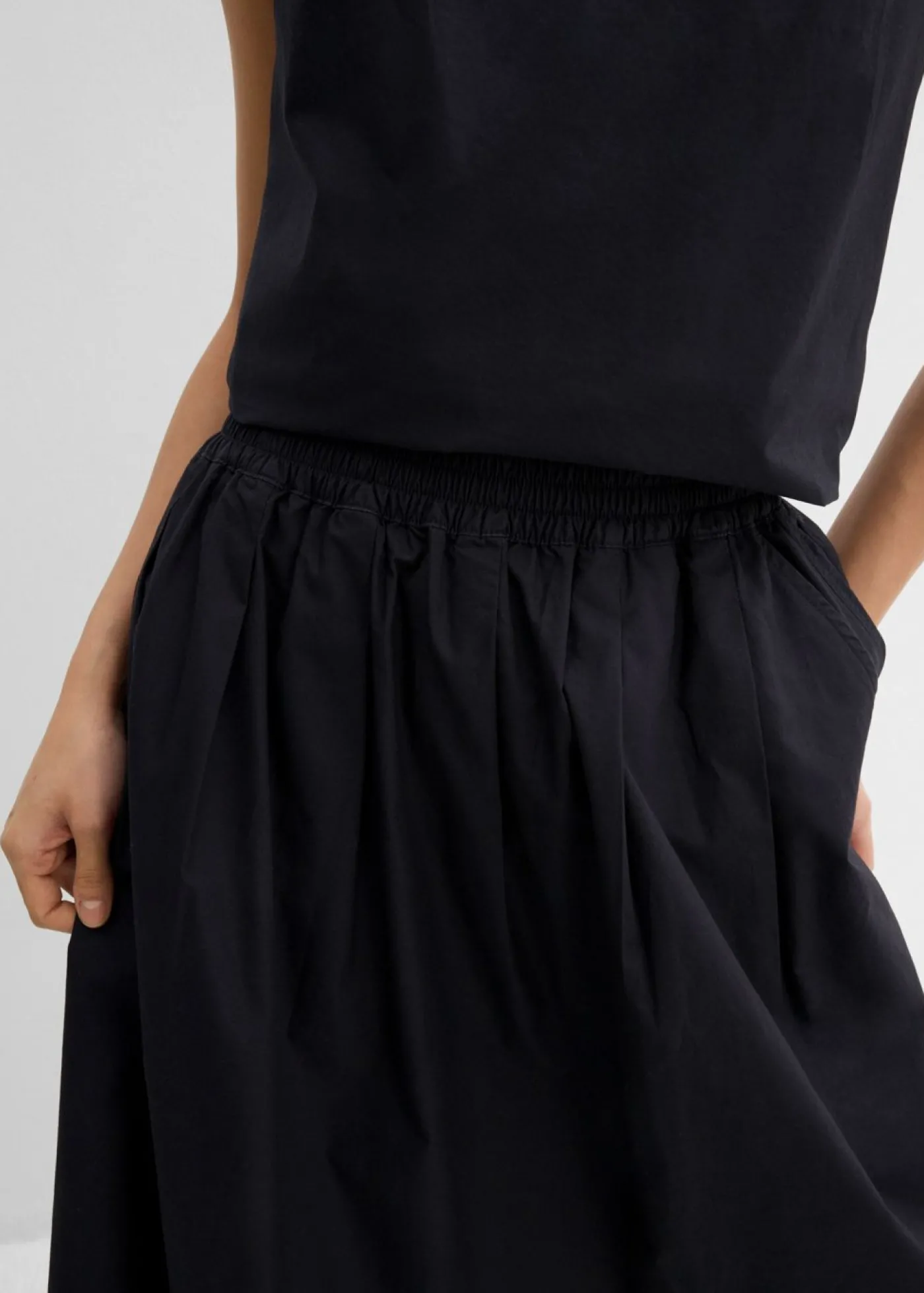 bonprix bonprix Falda midi de algodón puro Negro Hot