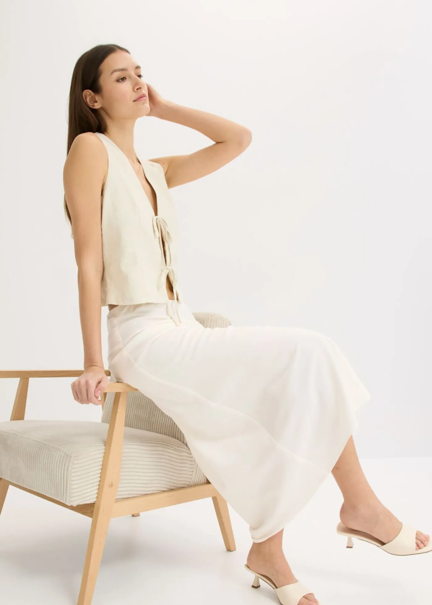 bonprix bonprix Falda midi de satén Blanco lana