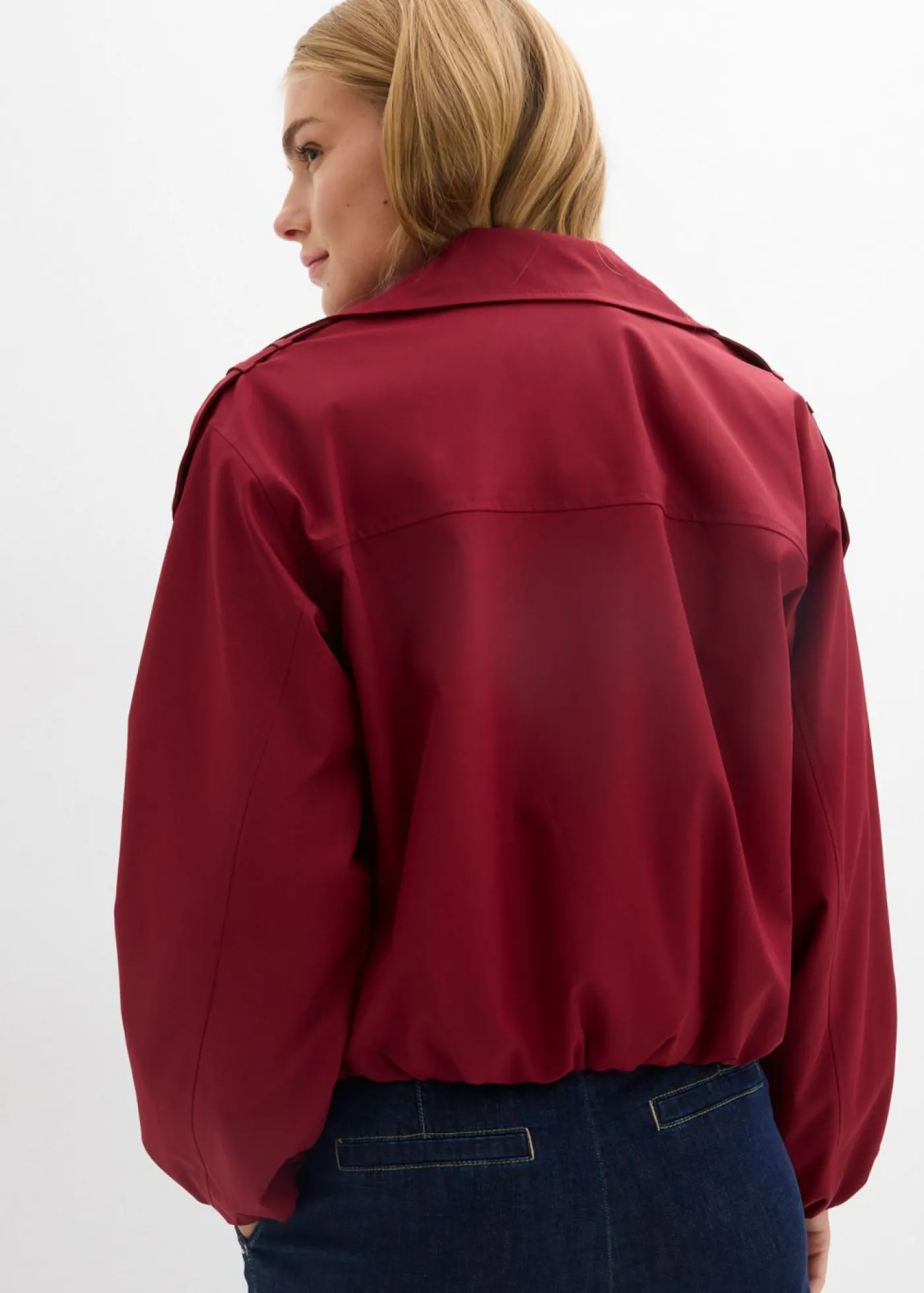bonprix bonprix Gabardina corta Rojo rubí Hot