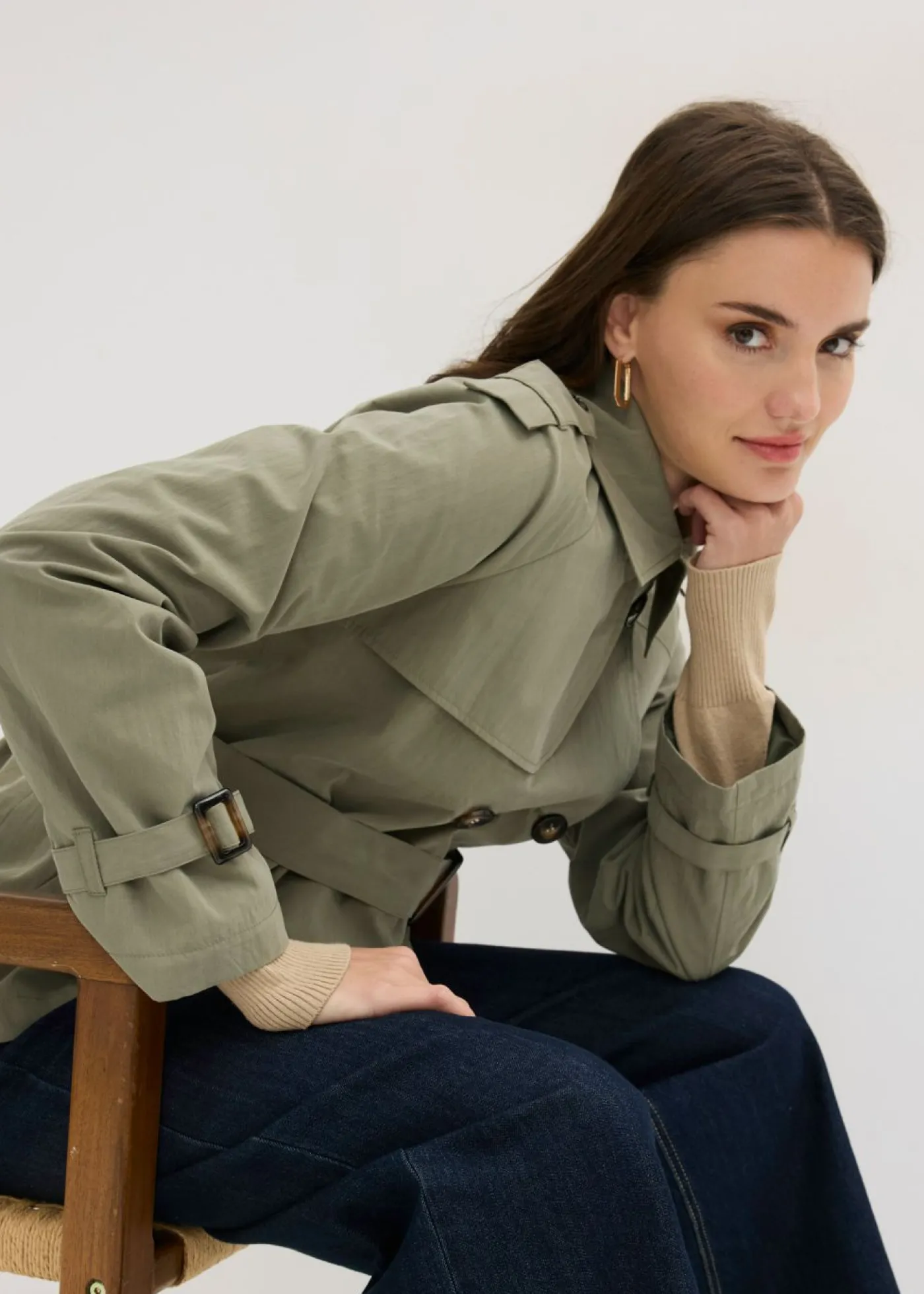 bonprix bonprix Gabardina corta Verde oliva