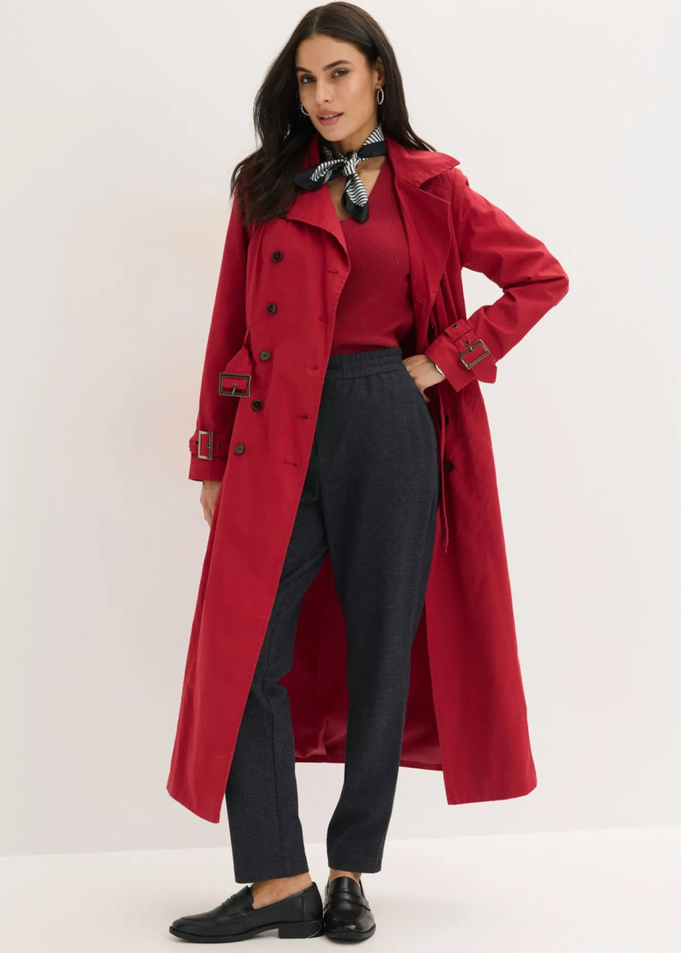bonprix bonprix Gabardina larga con cinturón Cereza New