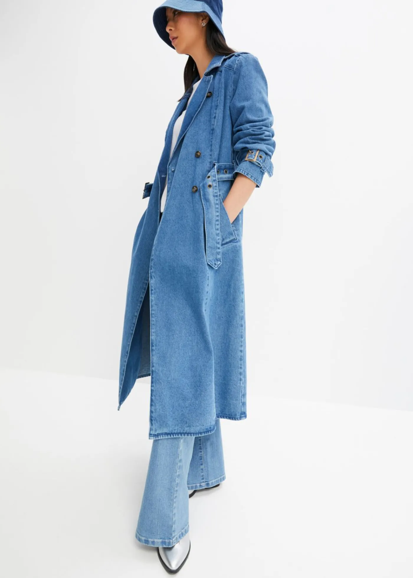 bonprix bonprix Gabardina vaquera Denim medio Online
