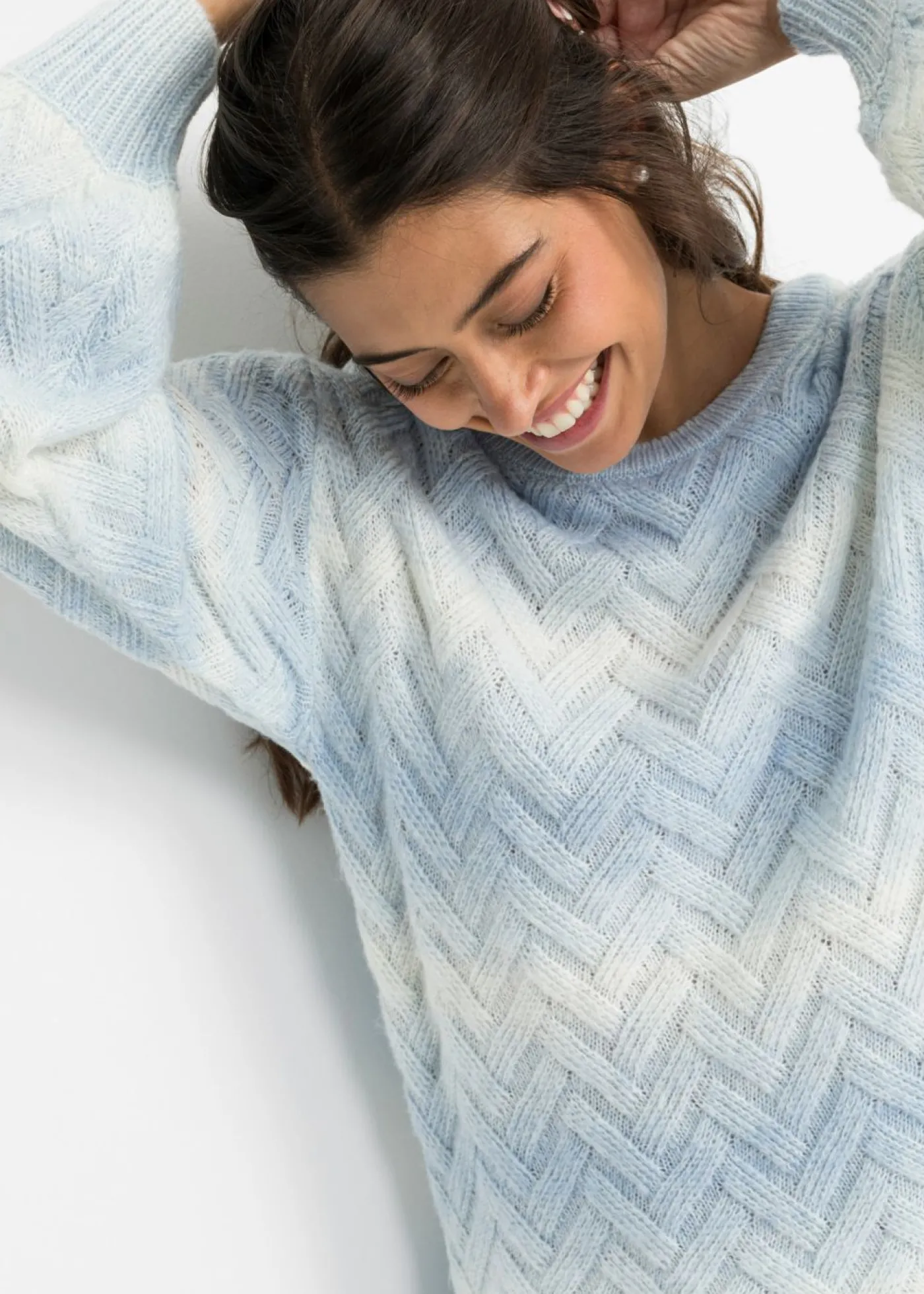 bonprix bonprix Jersey con corte boxy Azul hielo-blanco lana Hot