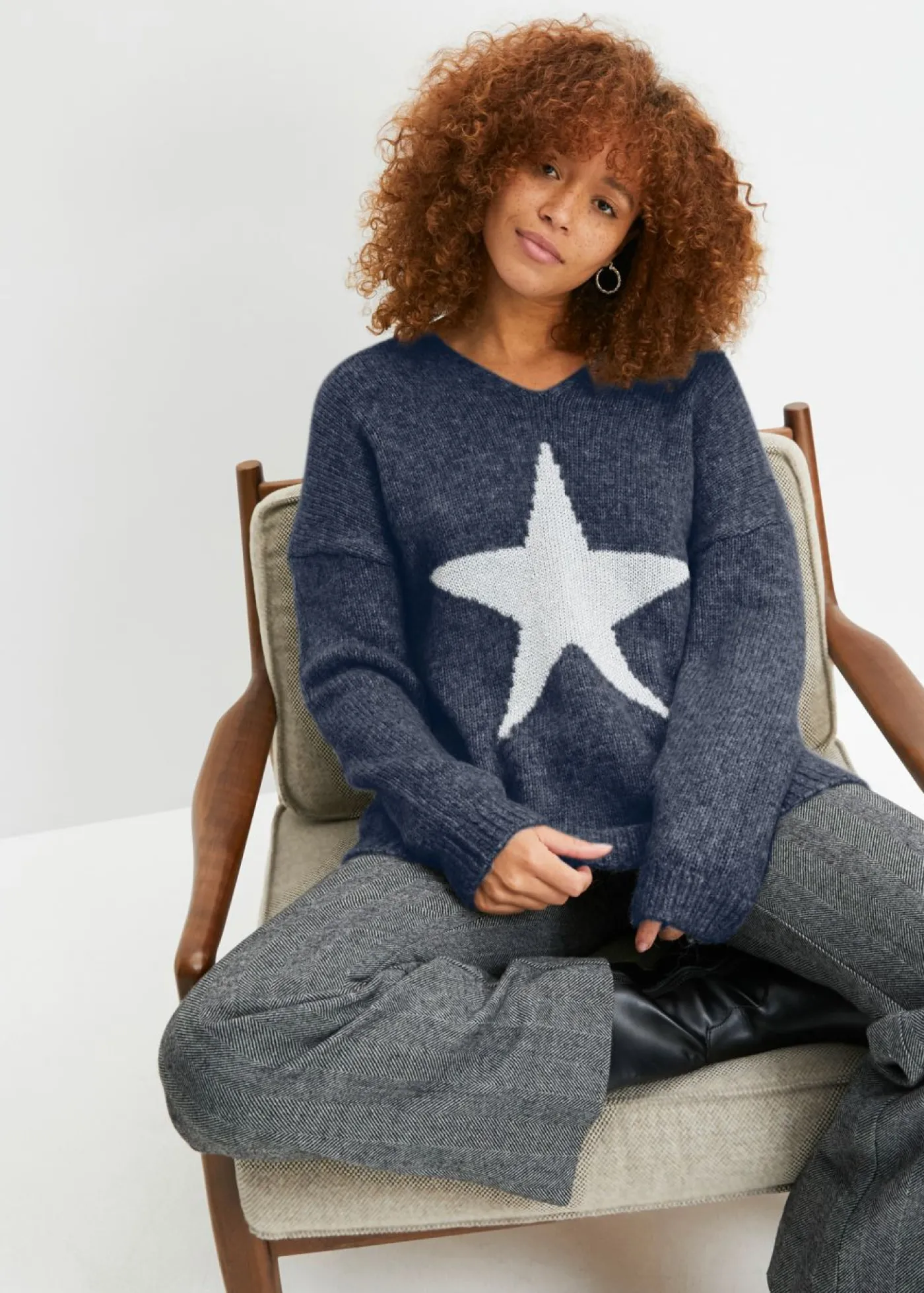 bonprix bonprix Jersey con estrellas Azul marino Discount