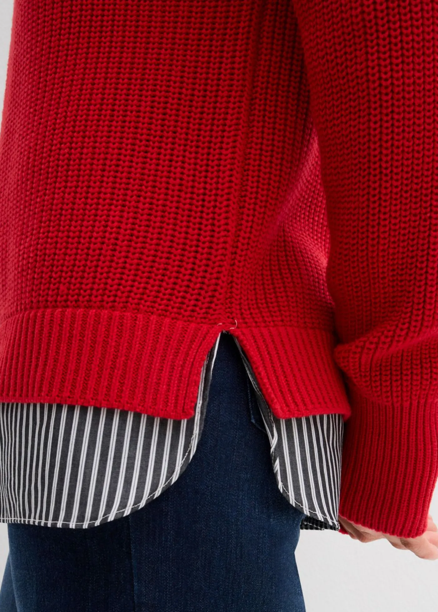 bonprix bonprix Jersey con inserto de blusa rojo lava-blanco-gris sombra