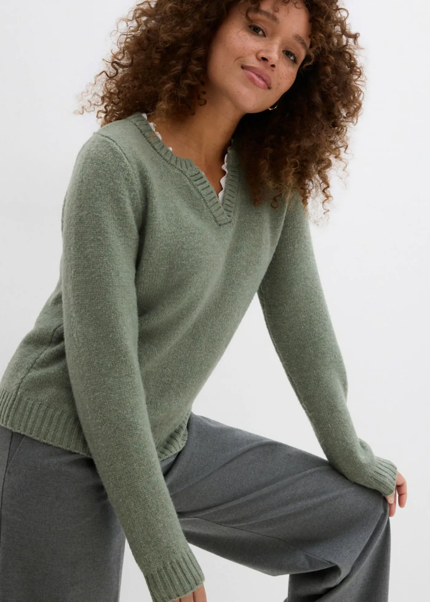 bonprix bonprix Jersey con inserto de encaje Verde oliva Sale
