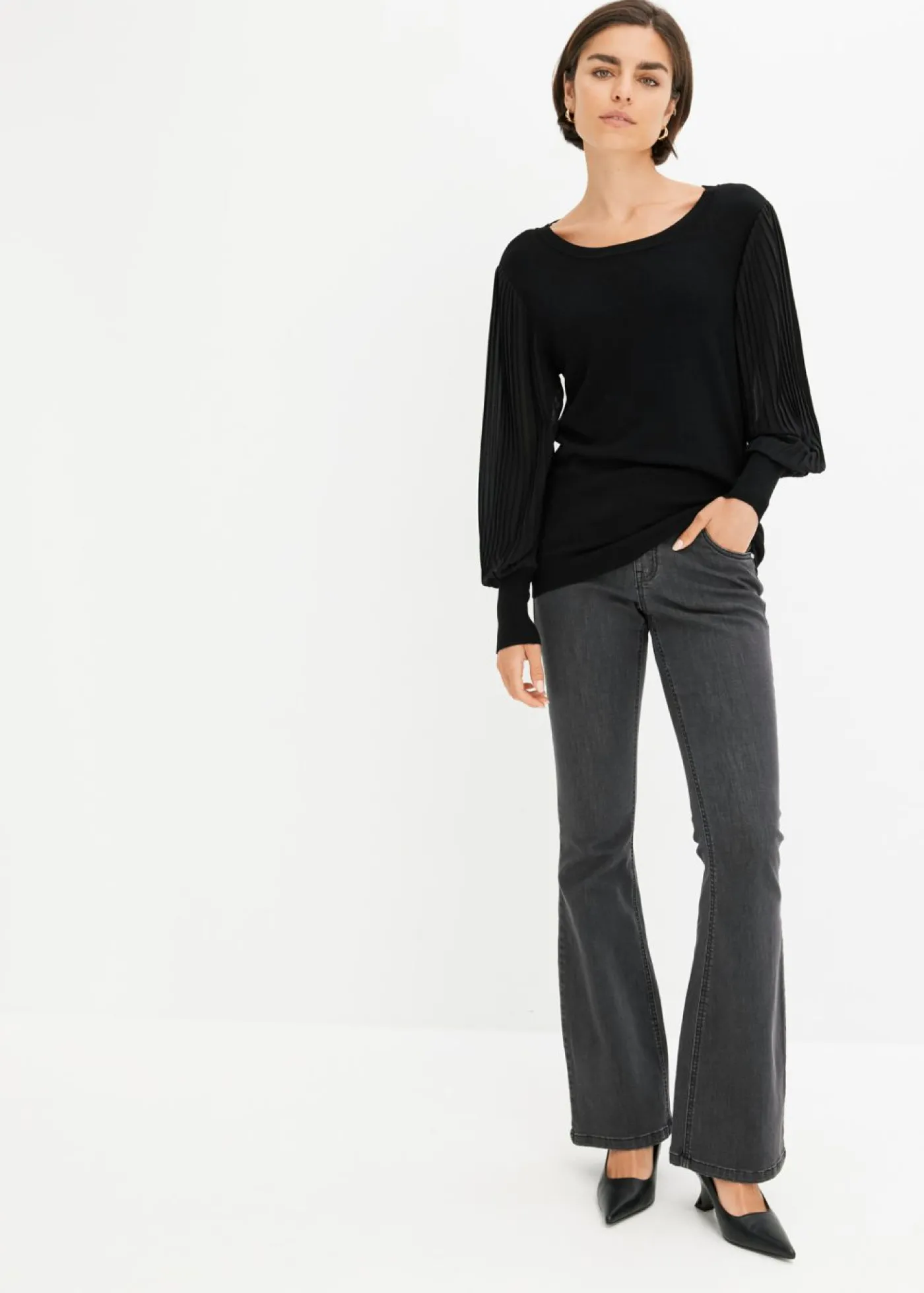 bonprix bonprix Jersey con mangas plisadas de viscosa sostenible Negro