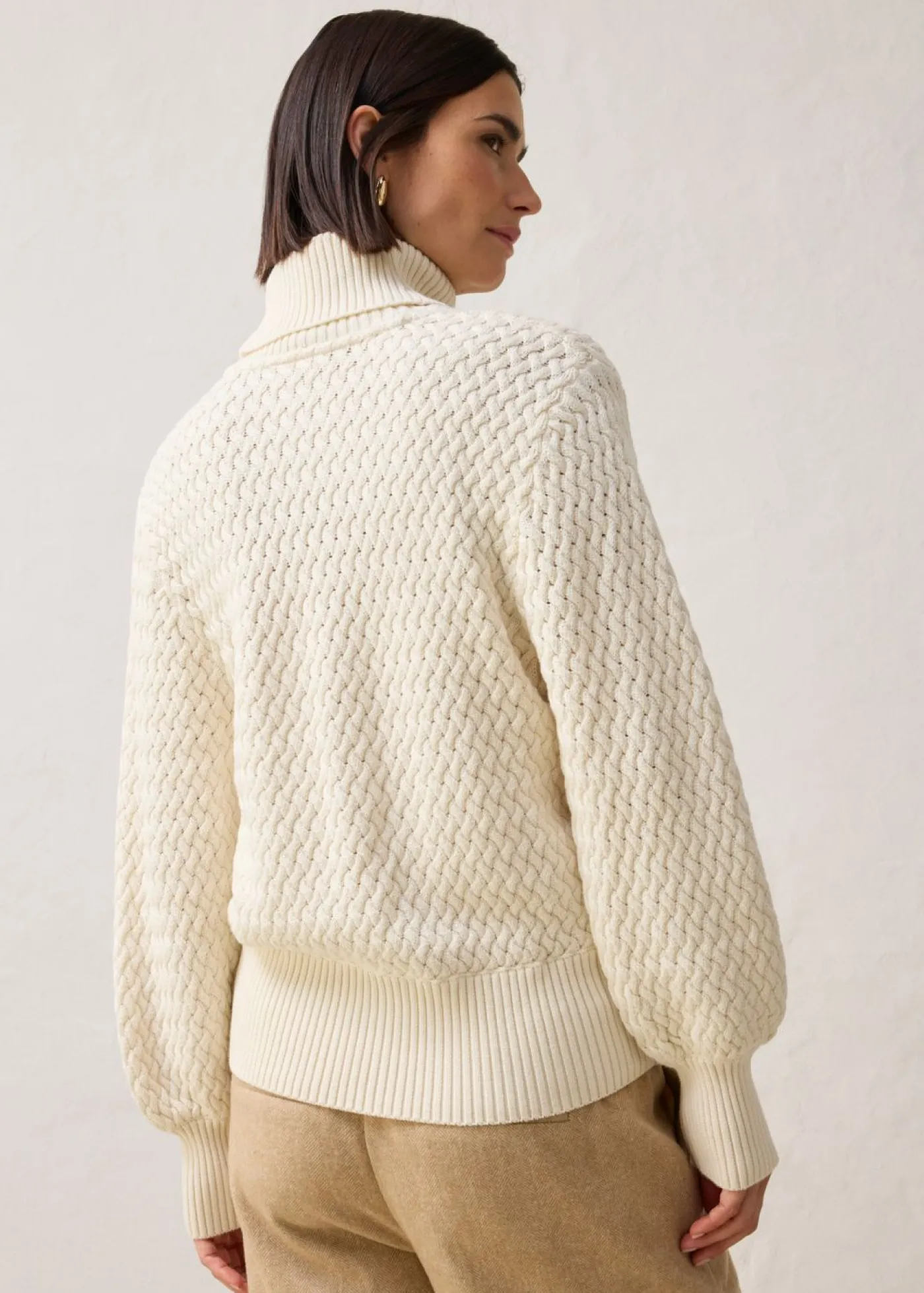 bonprix bonprix Jersey de cuello vuelto con lana merino Beige natural Sale