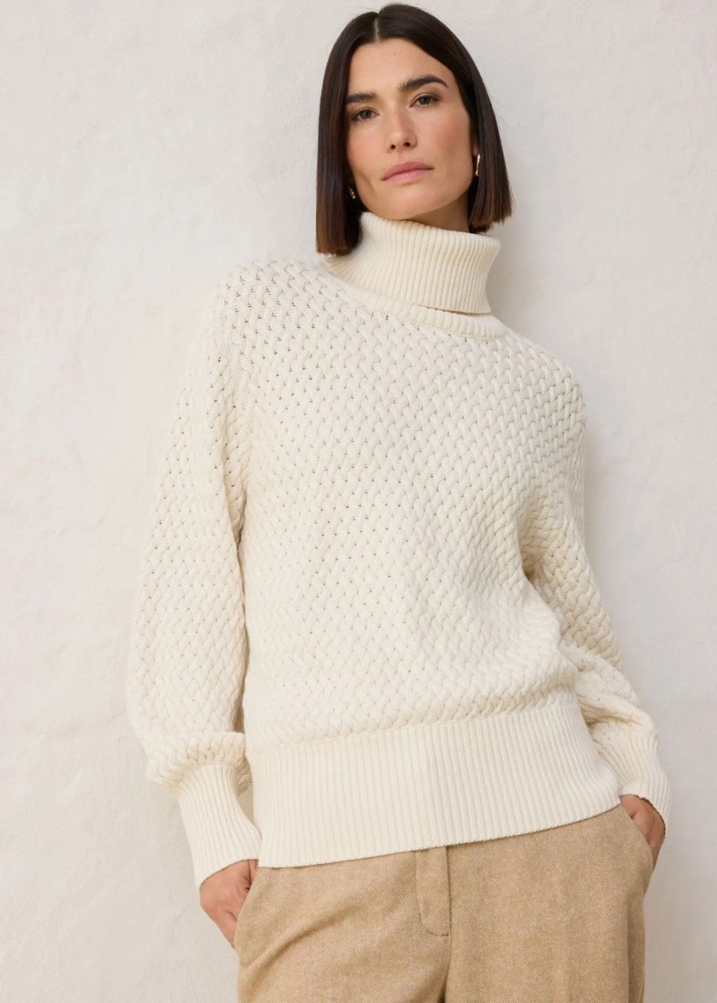 bonprix bonprix Jersey de cuello vuelto con lana merino Beige natural Sale