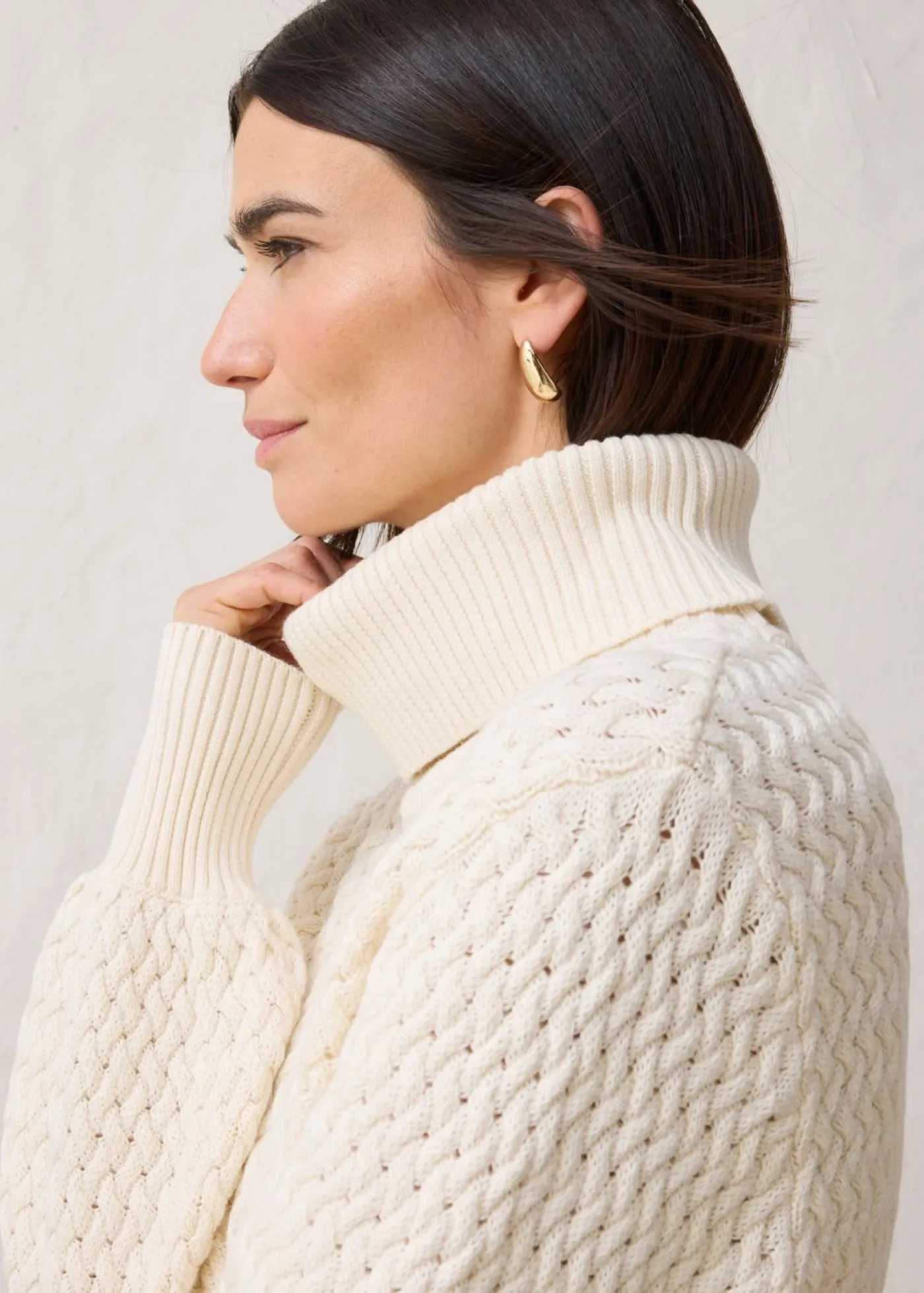 bonprix bonprix Jersey de cuello vuelto con lana merino Beige natural Sale
