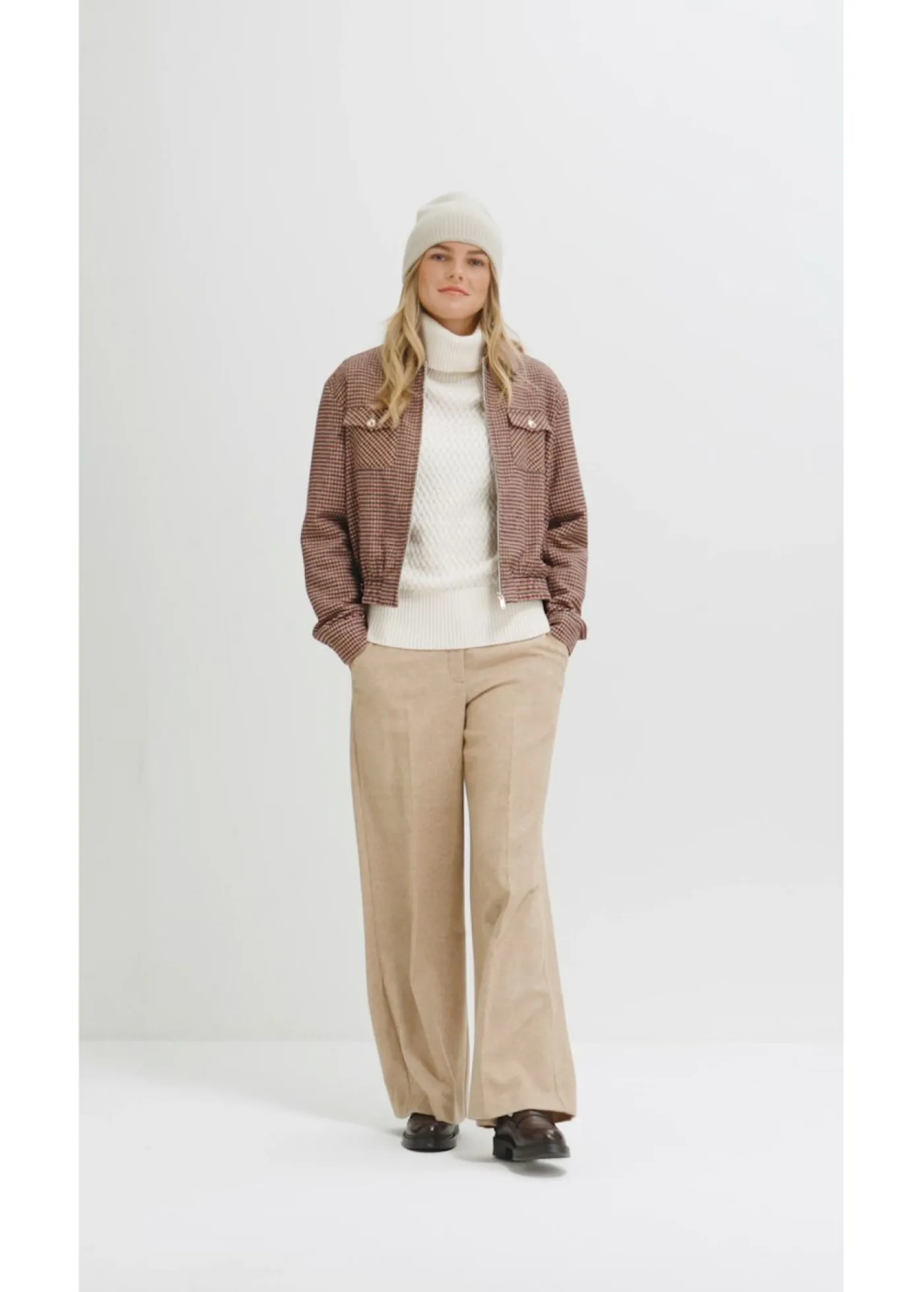 bonprix bonprix Jersey de cuello vuelto con lana merino Beige natural Sale