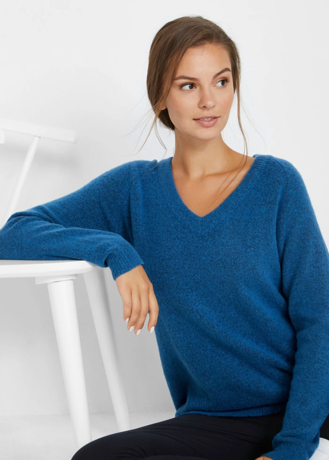 bonprix bonprix Jersey de punto con cuello en V, de corte oversize Azul polar Discount