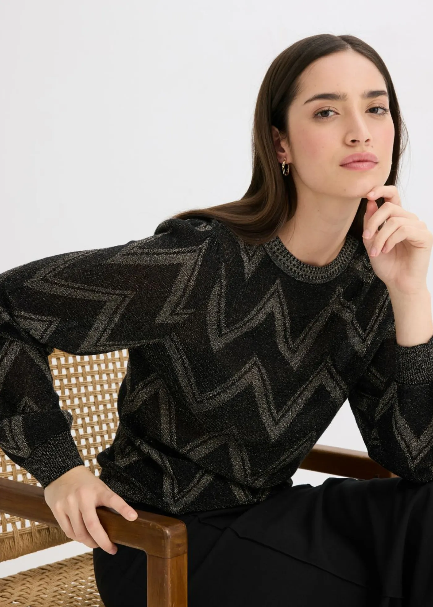 bonprix bonprix Jersey de punto fino con efecto brillante Negro-oro Outlet