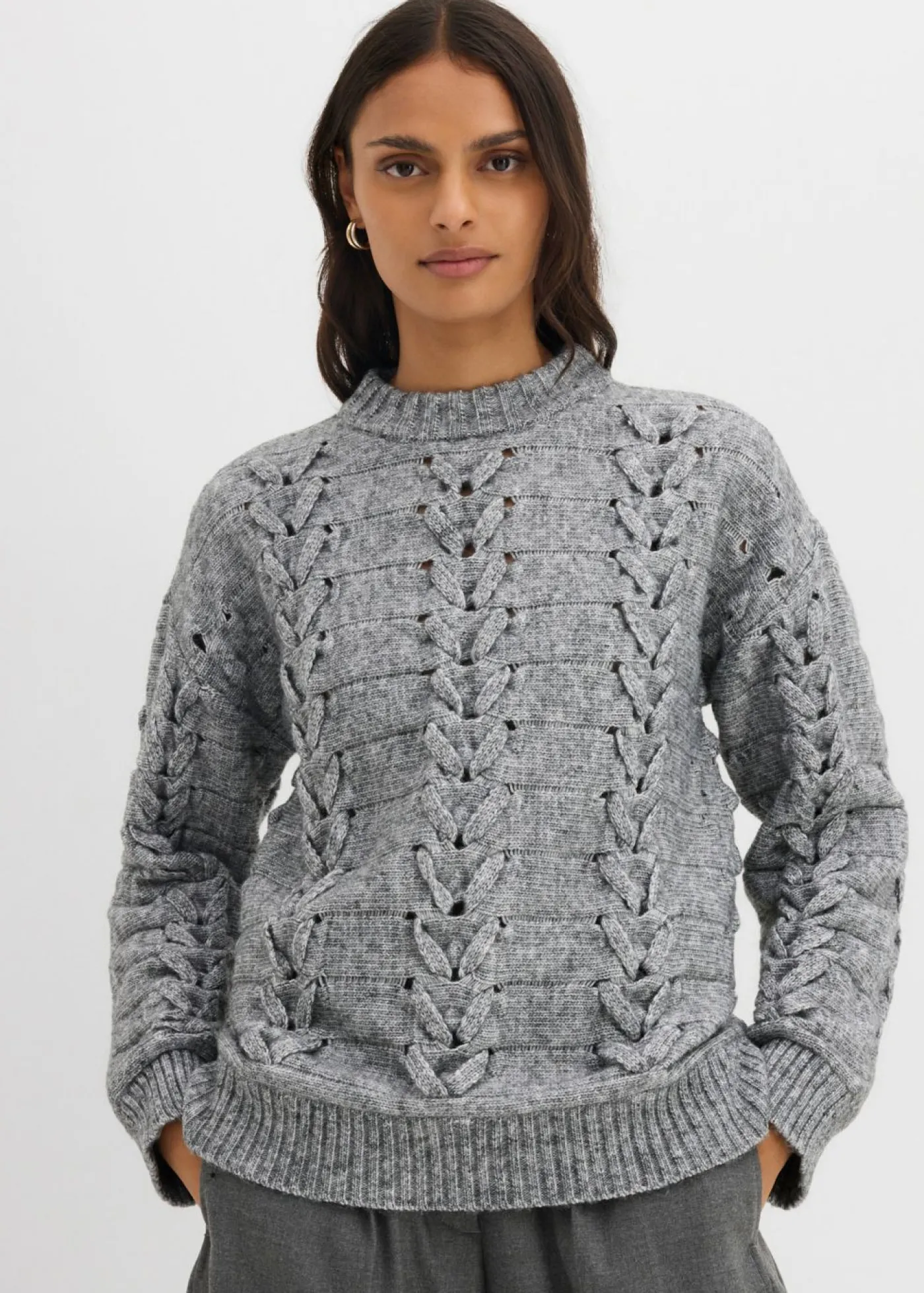bonprix bonprix Jersey de punto grueso con patrón trenzado Gris jaspeado Hot
