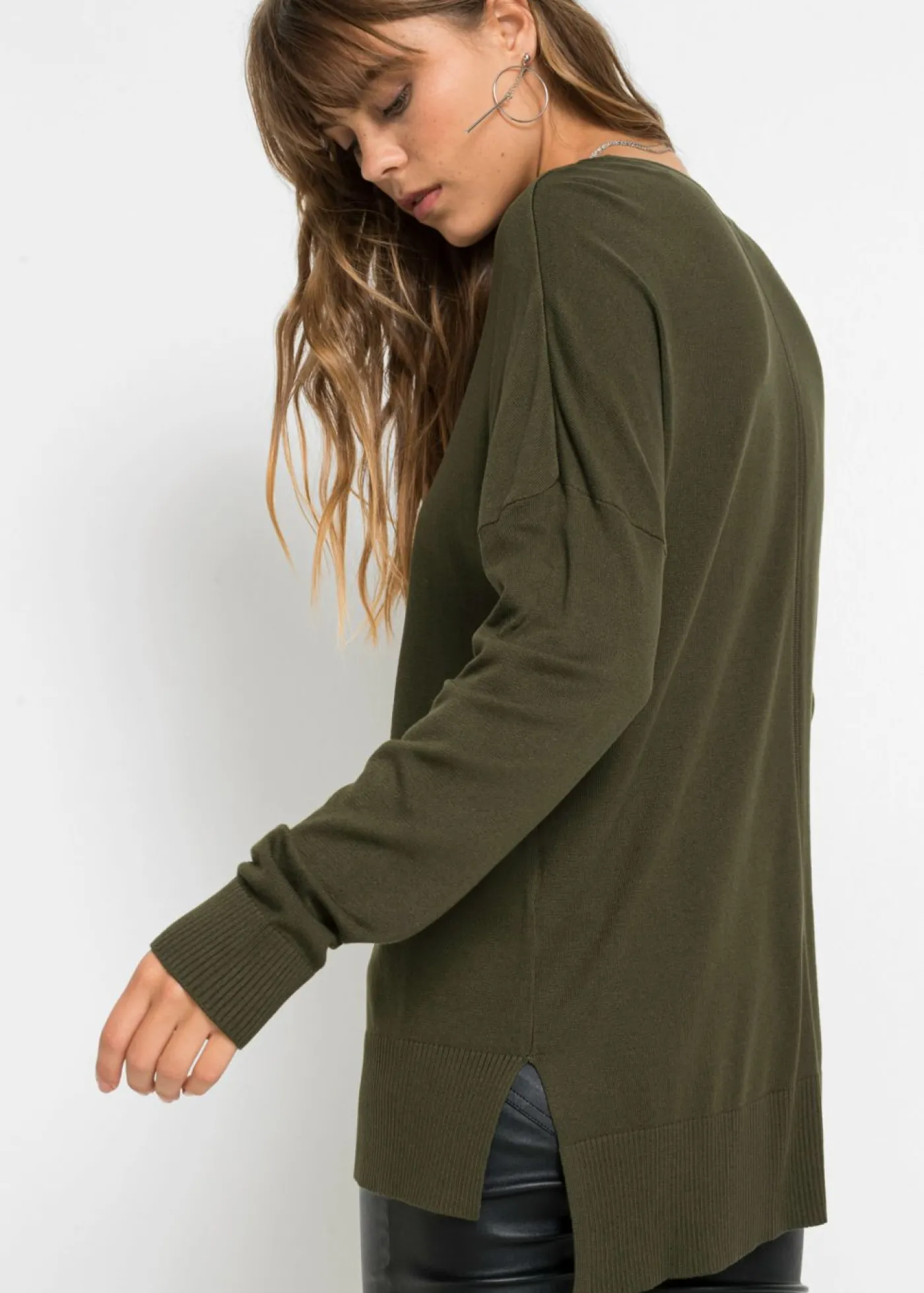 bonprix bonprix Jersey de punto oversize en mezcla de viscosa Verde oliva oscuro