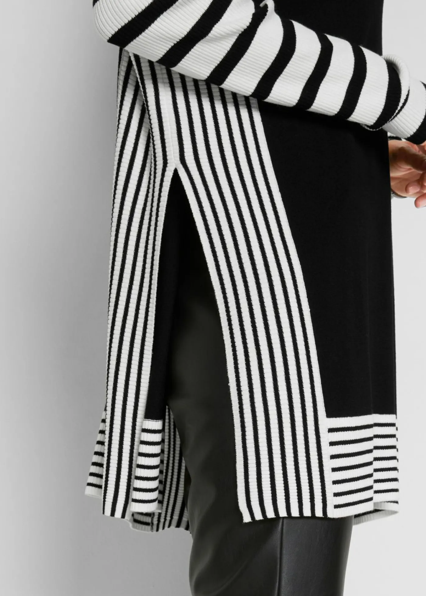 bonprix bonprix Jersey largo Negro-blanco lana de rayas Outlet