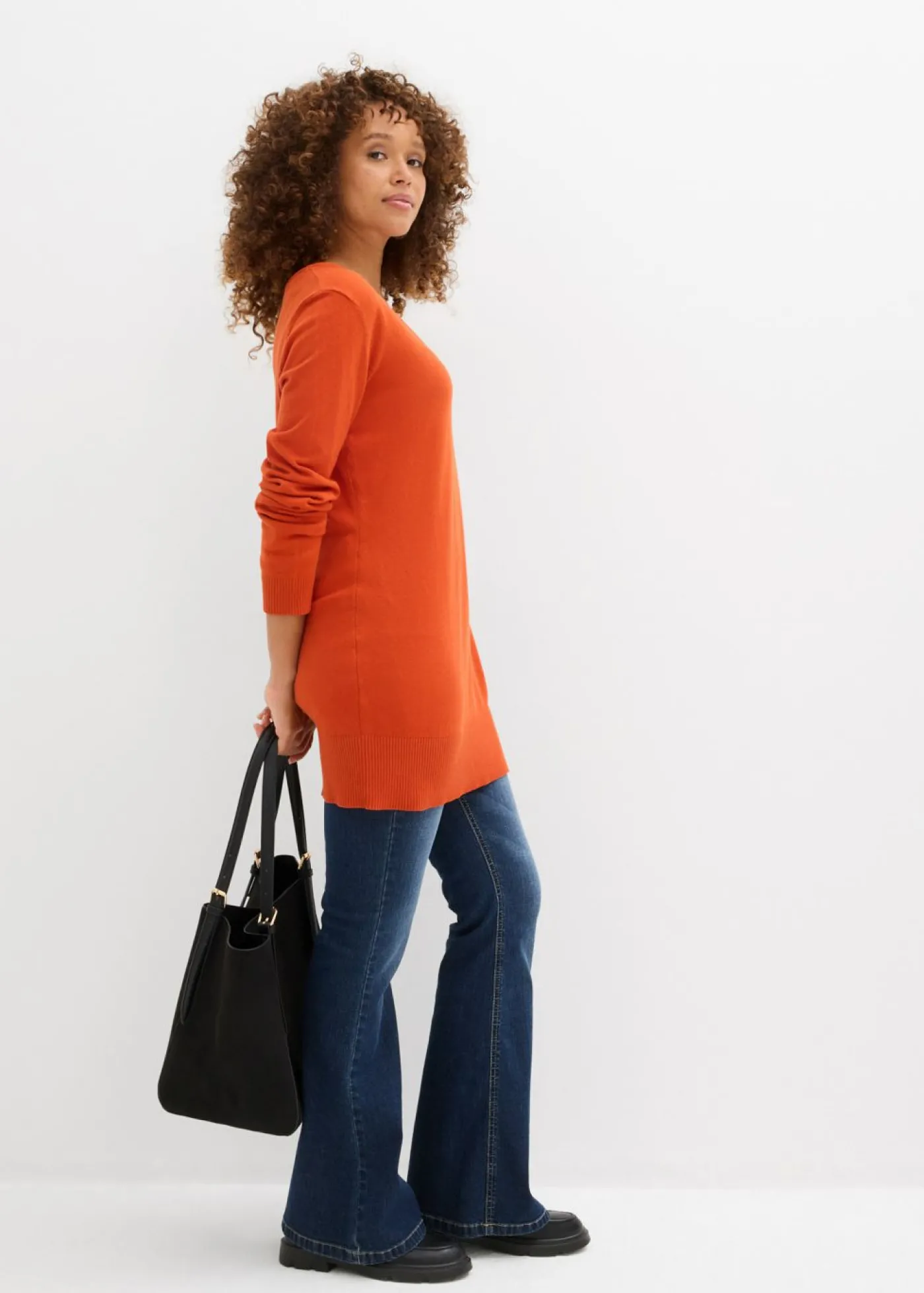 bonprix bonprix Jersey largo básico, de punto fino, con escote en V Naranja lava Hot