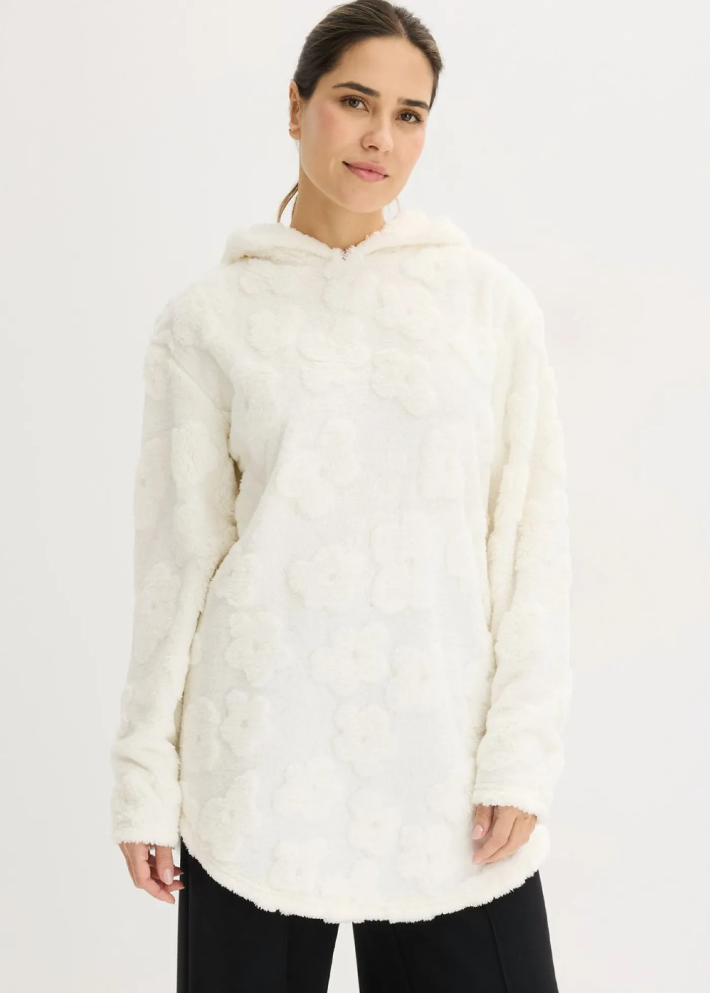 bonprix bonprix Jersey largo con corte holgado y estampado de corazones Blanco lana Hot