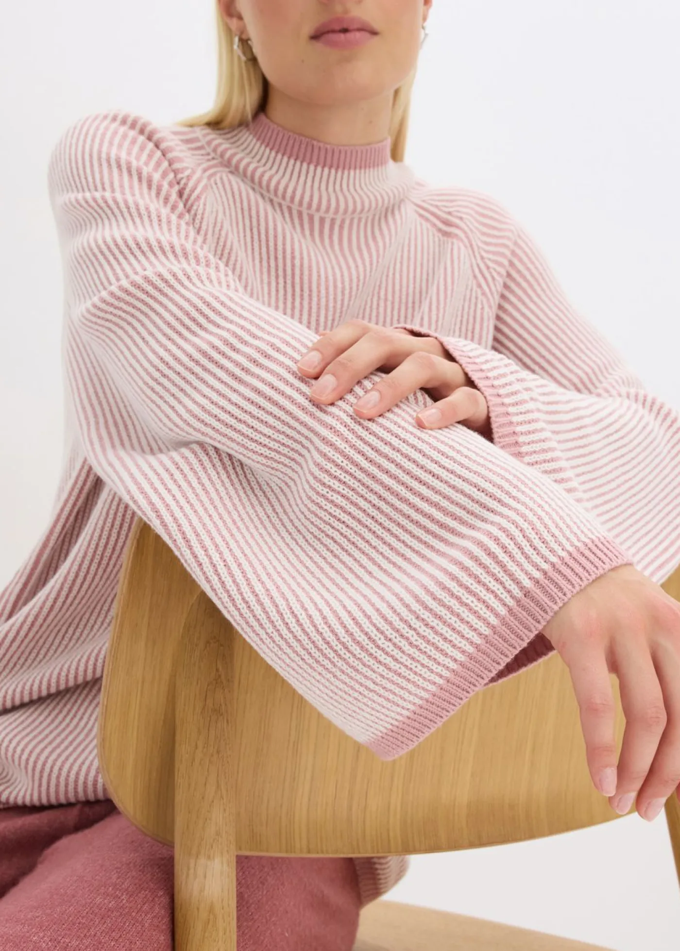 bonprix bonprix Jersey oversize con cuello alto rosa ceniza moteado Outlet