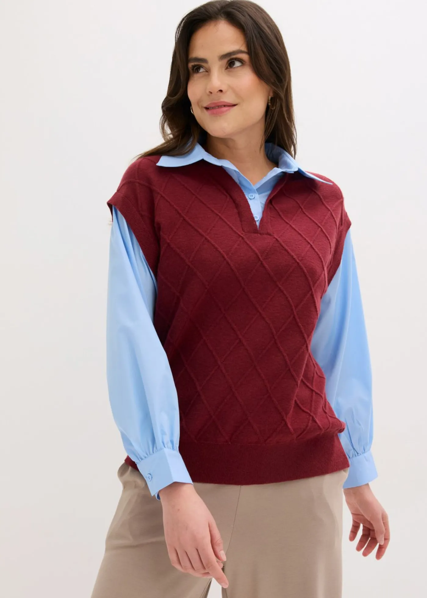 bonprix bonprix Jersey sin mangas con inserto de blusa y contenido de algodón rojo rubí-azul claro Hot