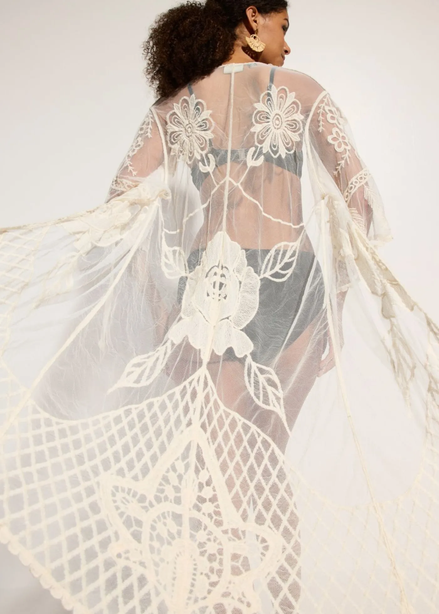bonprix bonprix Kimono de playa transparente con encaje Beige Online