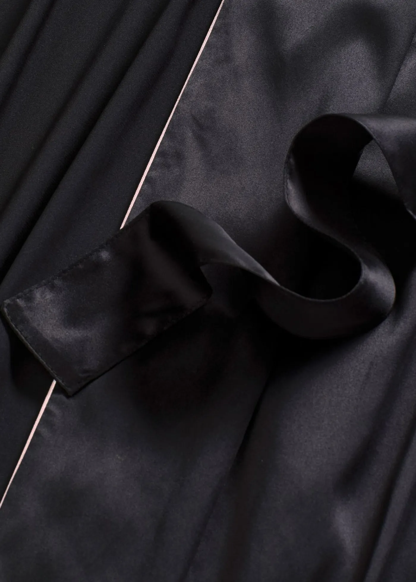 bonprix bonprix Kimono de satén con efecto brillante Negro-blanco lana Discount