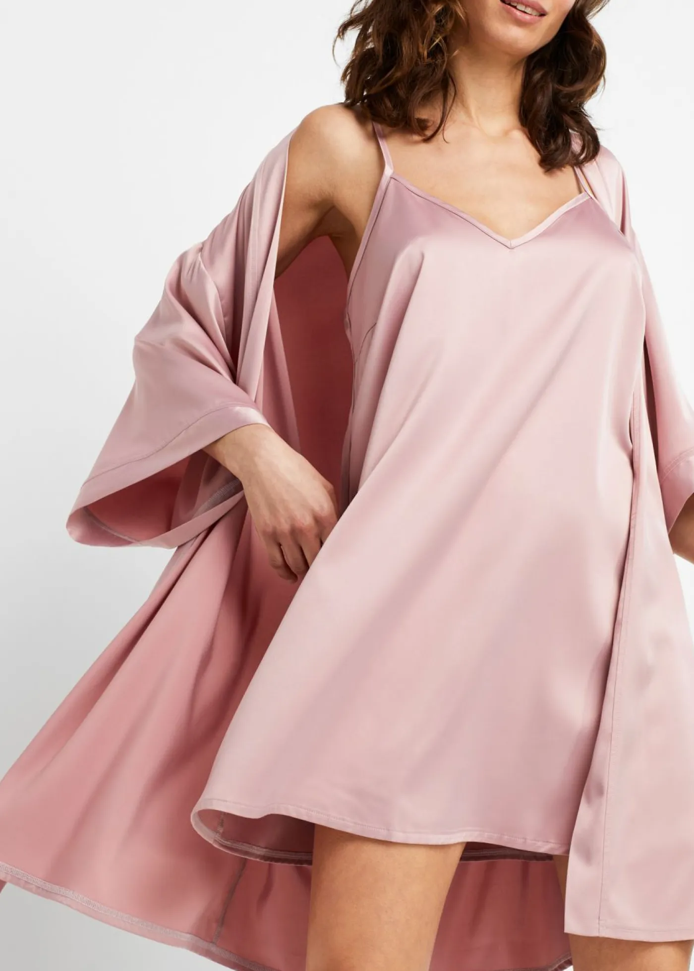 bonprix bonprix Kimono y negligé (juego de bata de 2 piezas) Rosa palo Discount