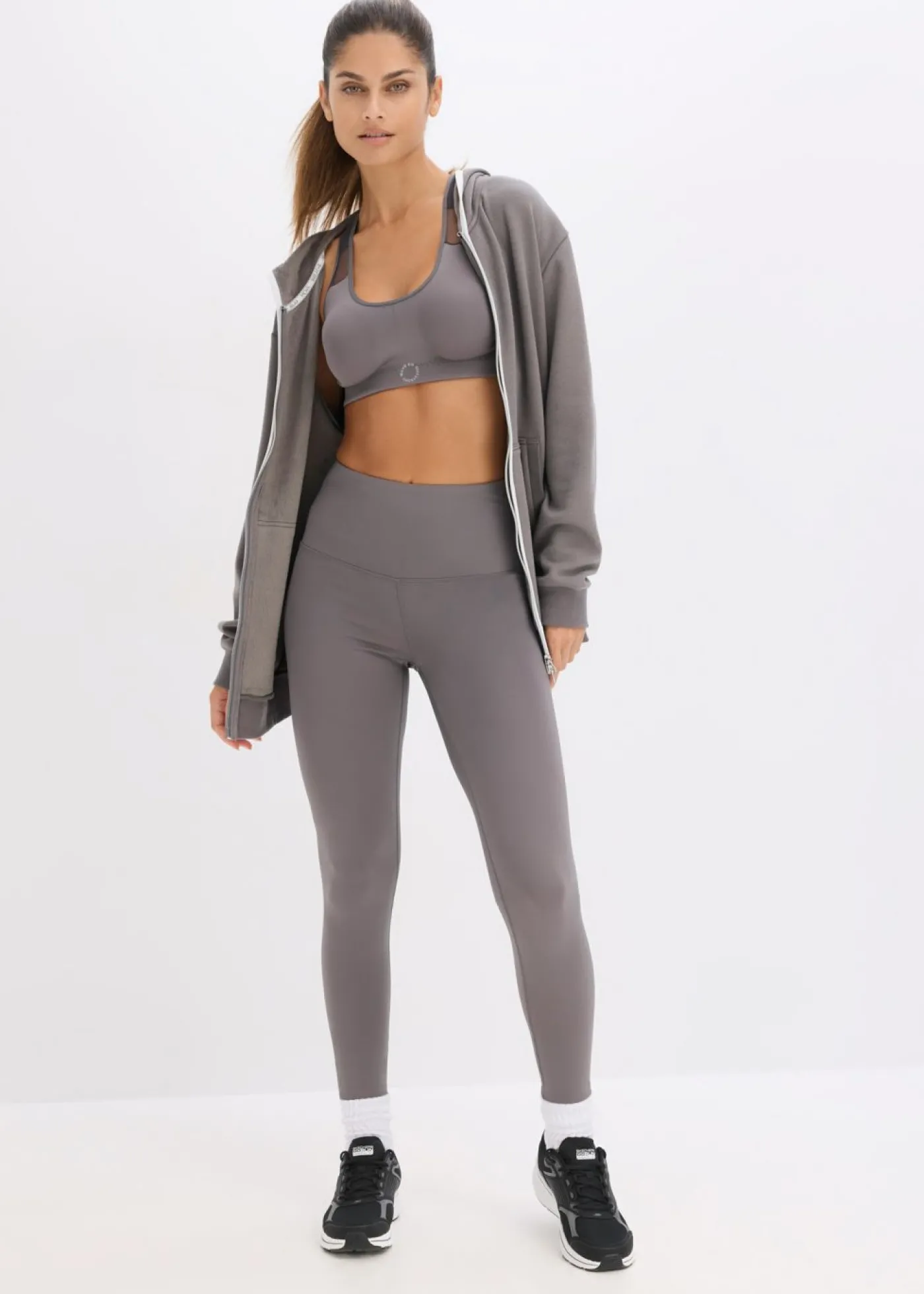 bonprix bonprix Leggings deportivos con material de secado rápido granito Hot