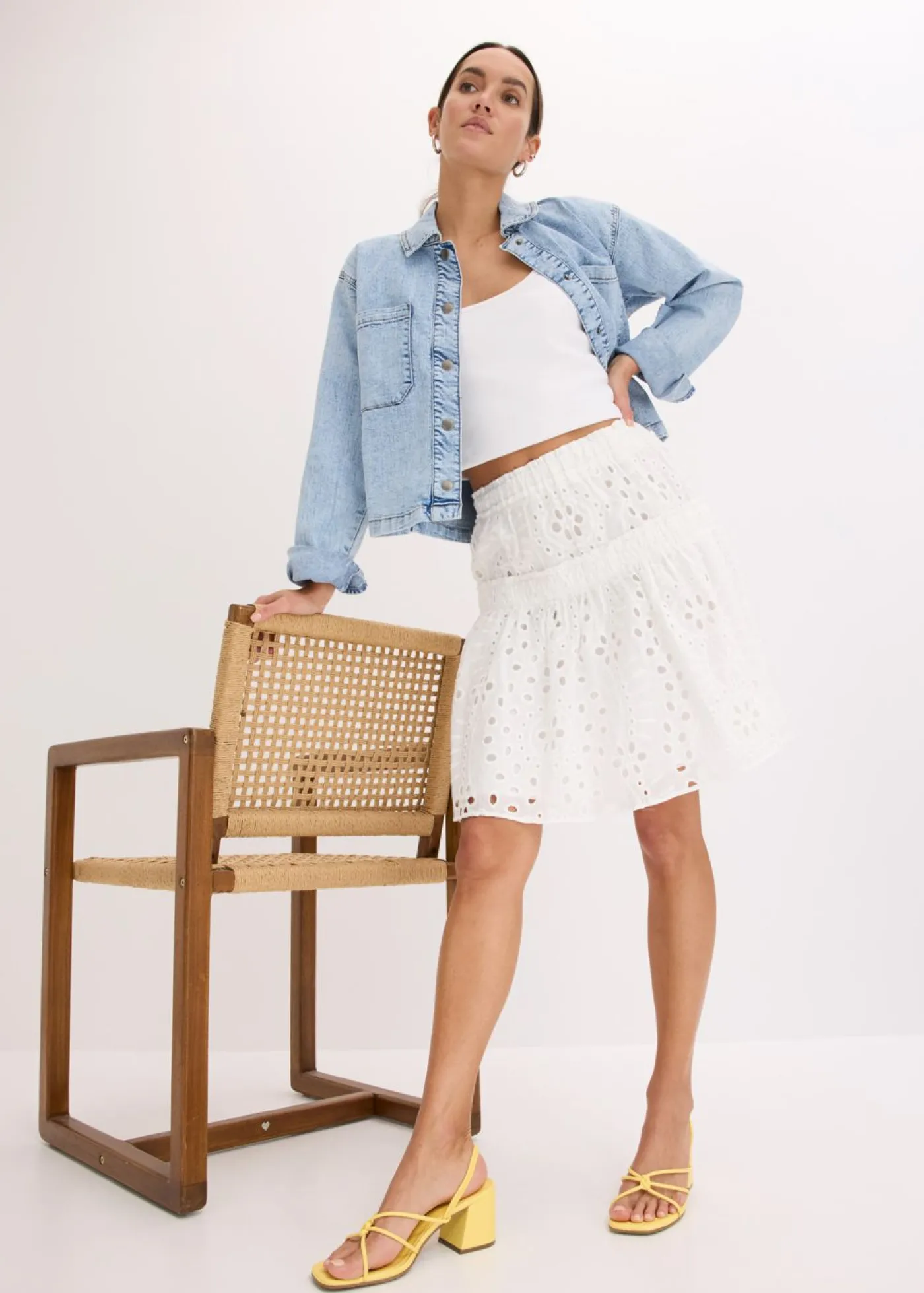 bonprix bonprix Minifalda con bordado calado Blanco lana Outlet