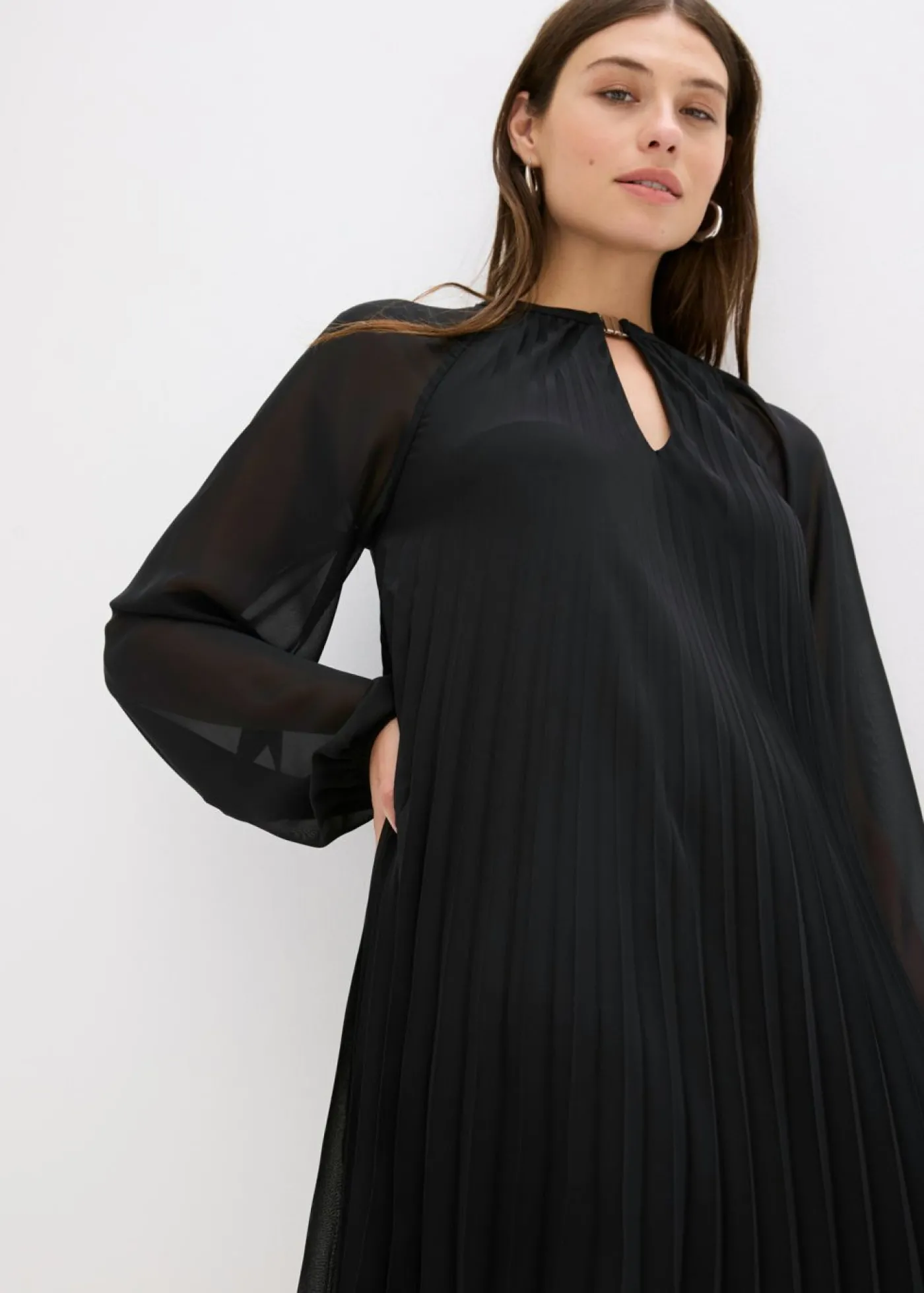 bonprix bonprix Minivestido de gasa fina con plisado Negro