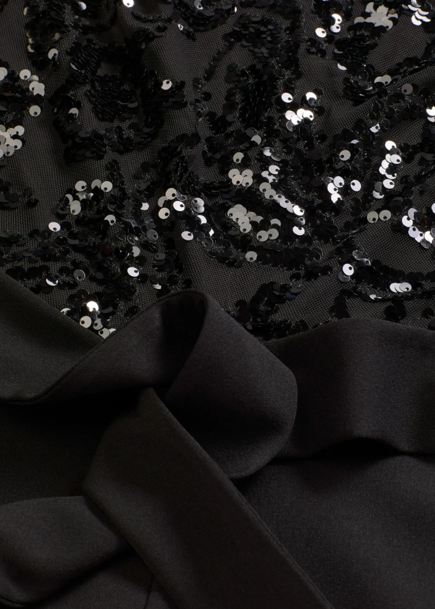 bonprix bonprix Mono con bordado de lentejuelas Negro New