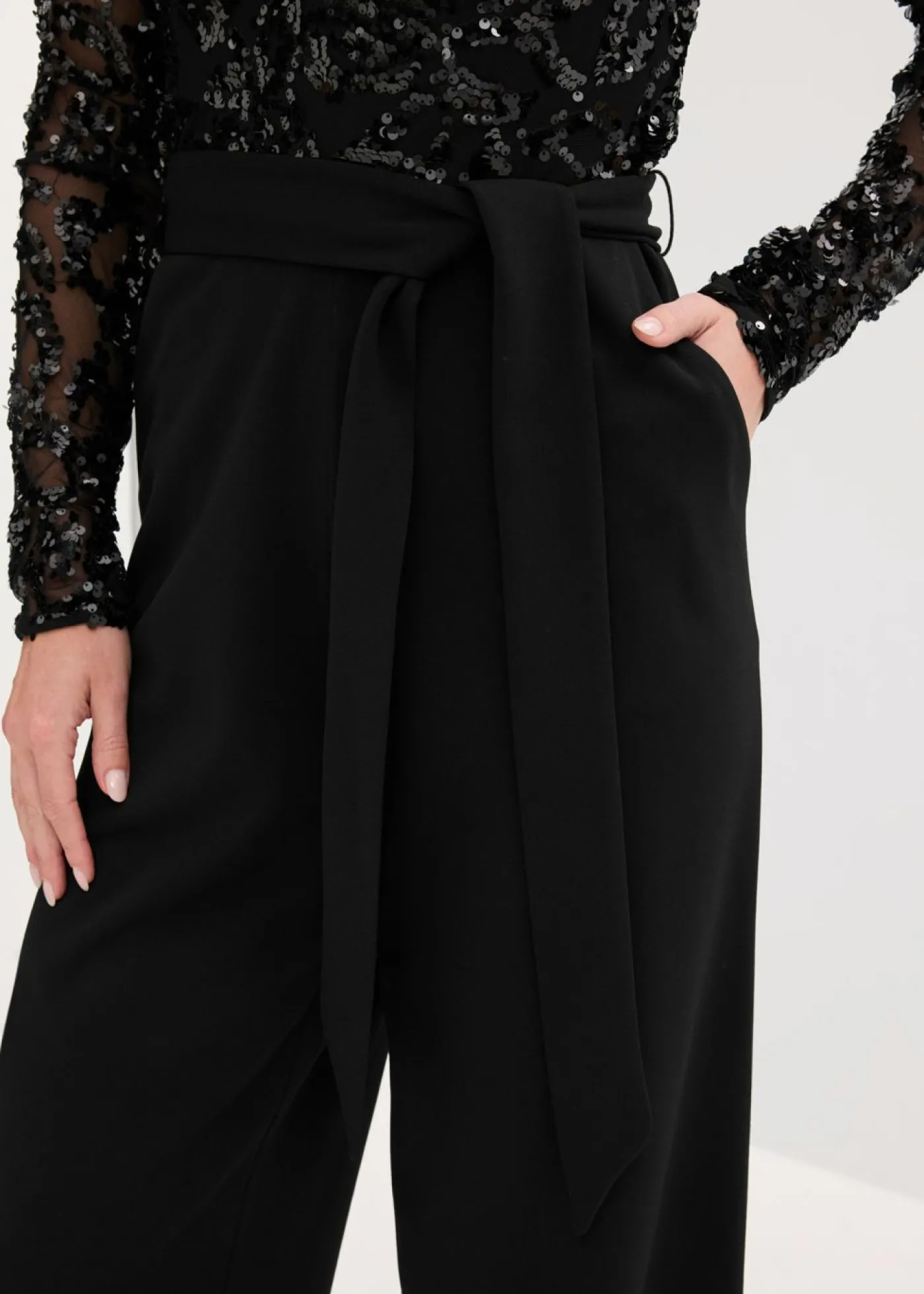 bonprix bonprix Mono con bordado de lentejuelas Negro New