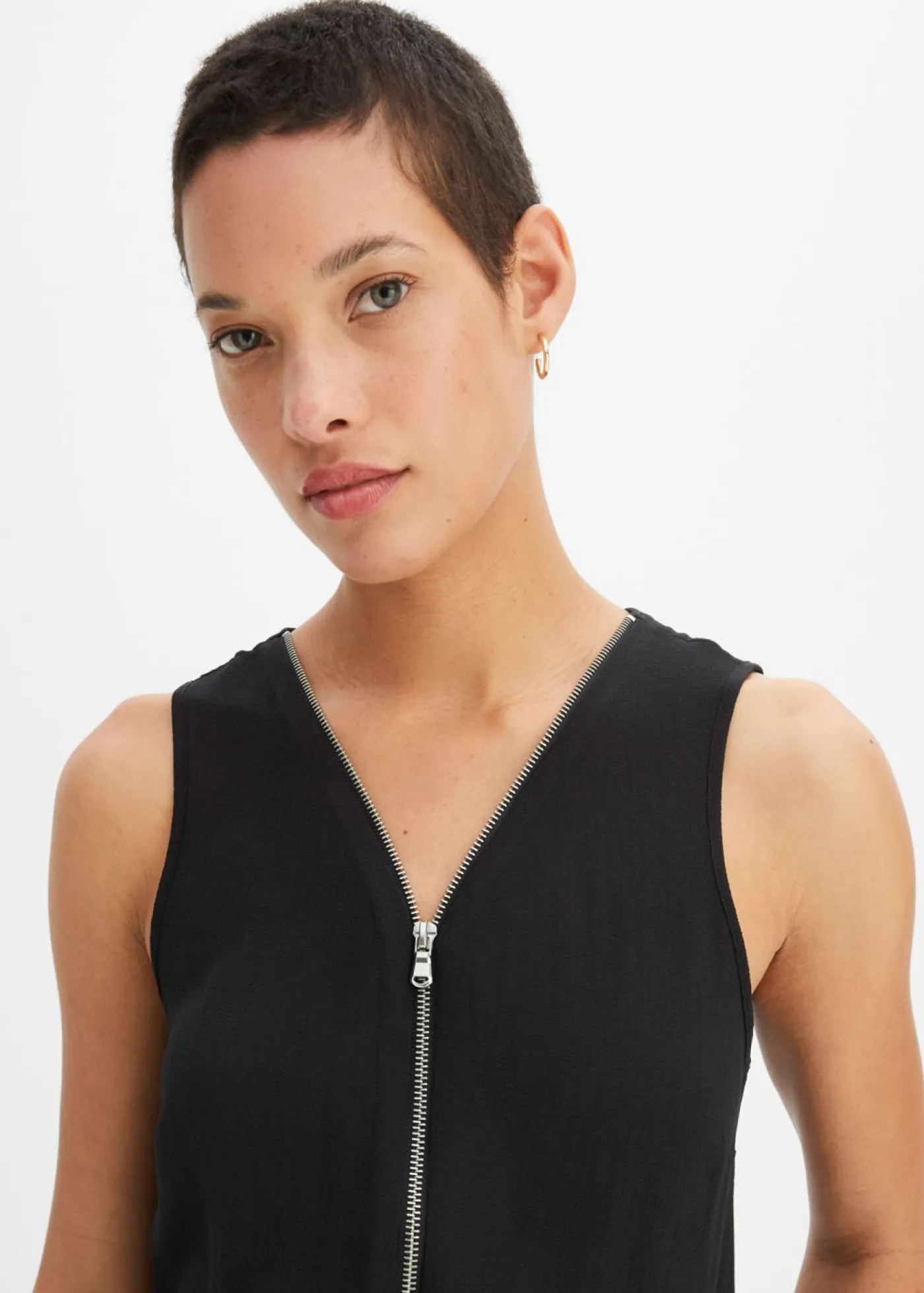 bonprix bonprix Mono sin mangas Negro Hot