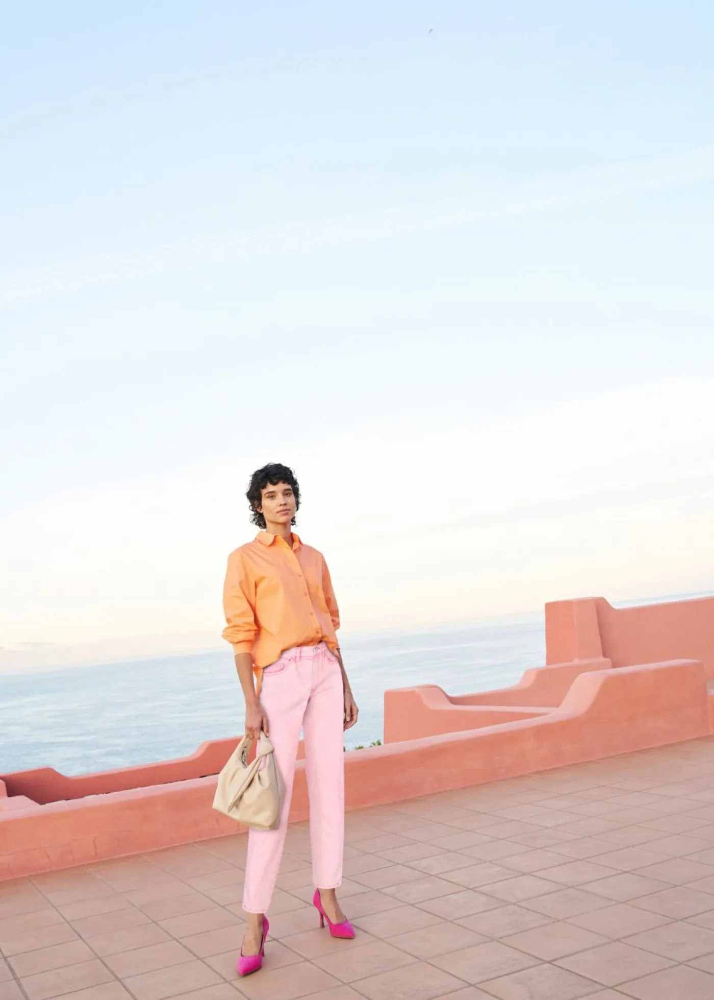 bonprix bonprix Pantalón acortado de sarga con aspecto desgastado Rosa brillante Sale