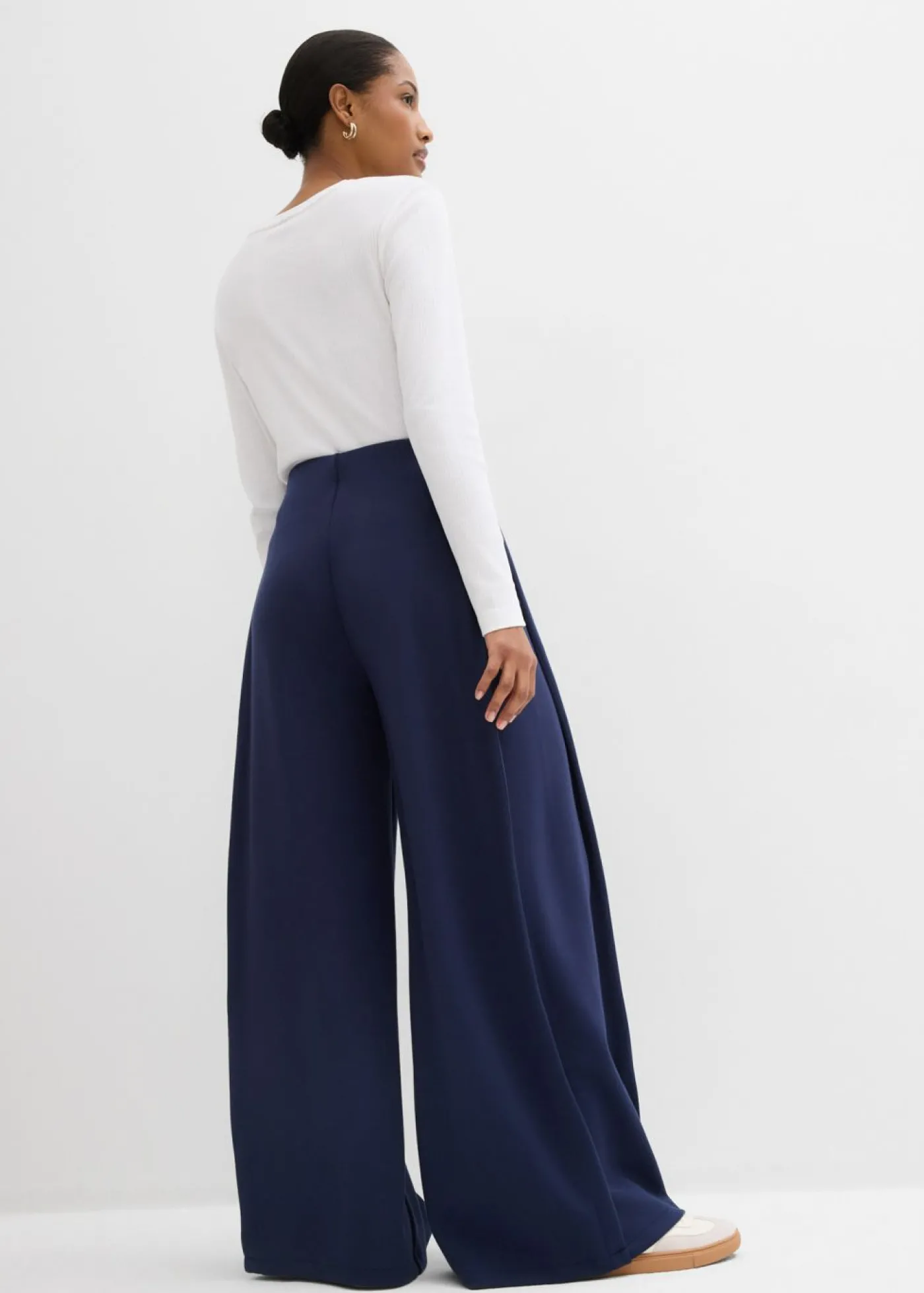 bonprix bonprix Pantalón ancho de mezcla de modal con pliegue lateral Azul marino Discount