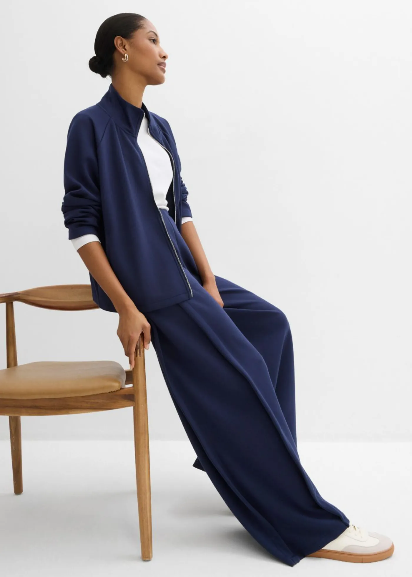 bonprix bonprix Pantalón ancho de mezcla de modal con pliegue lateral Azul marino Discount