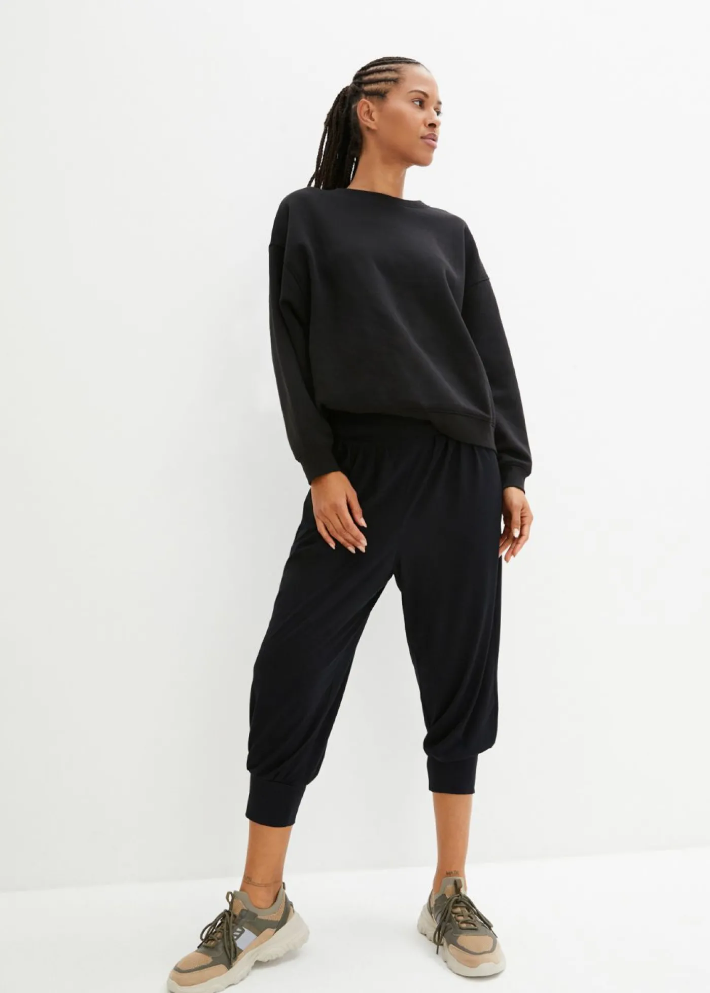 bonprix bonprix Pantalón bombacho con largo capri Negro New