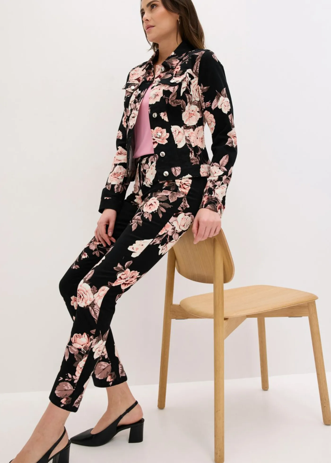bonprix bonprix Pantalón capri elástico de algodón negro - rosa pálido