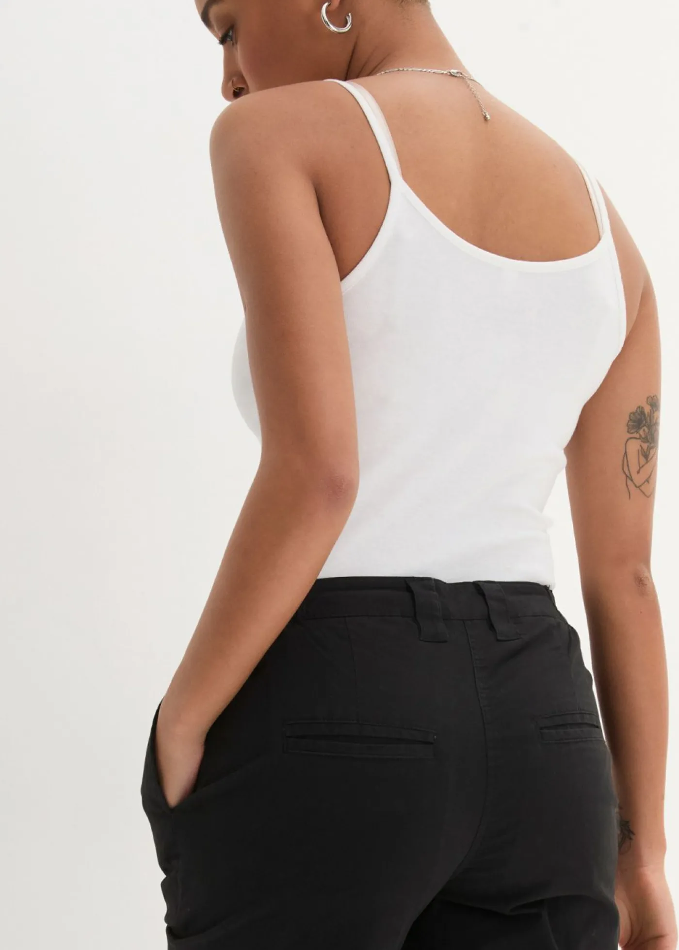 bonprix bonprix Pantalón chino de algodón hasta el tobillo Negro Outlet