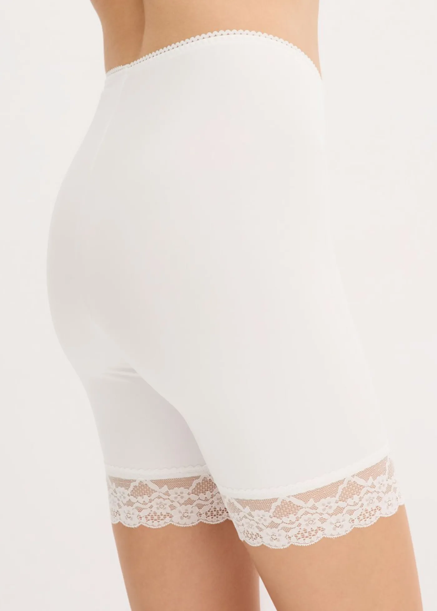 bonprix bonprix Pantalón ciclista antirrozaduras de material transpirable Blanco Outlet