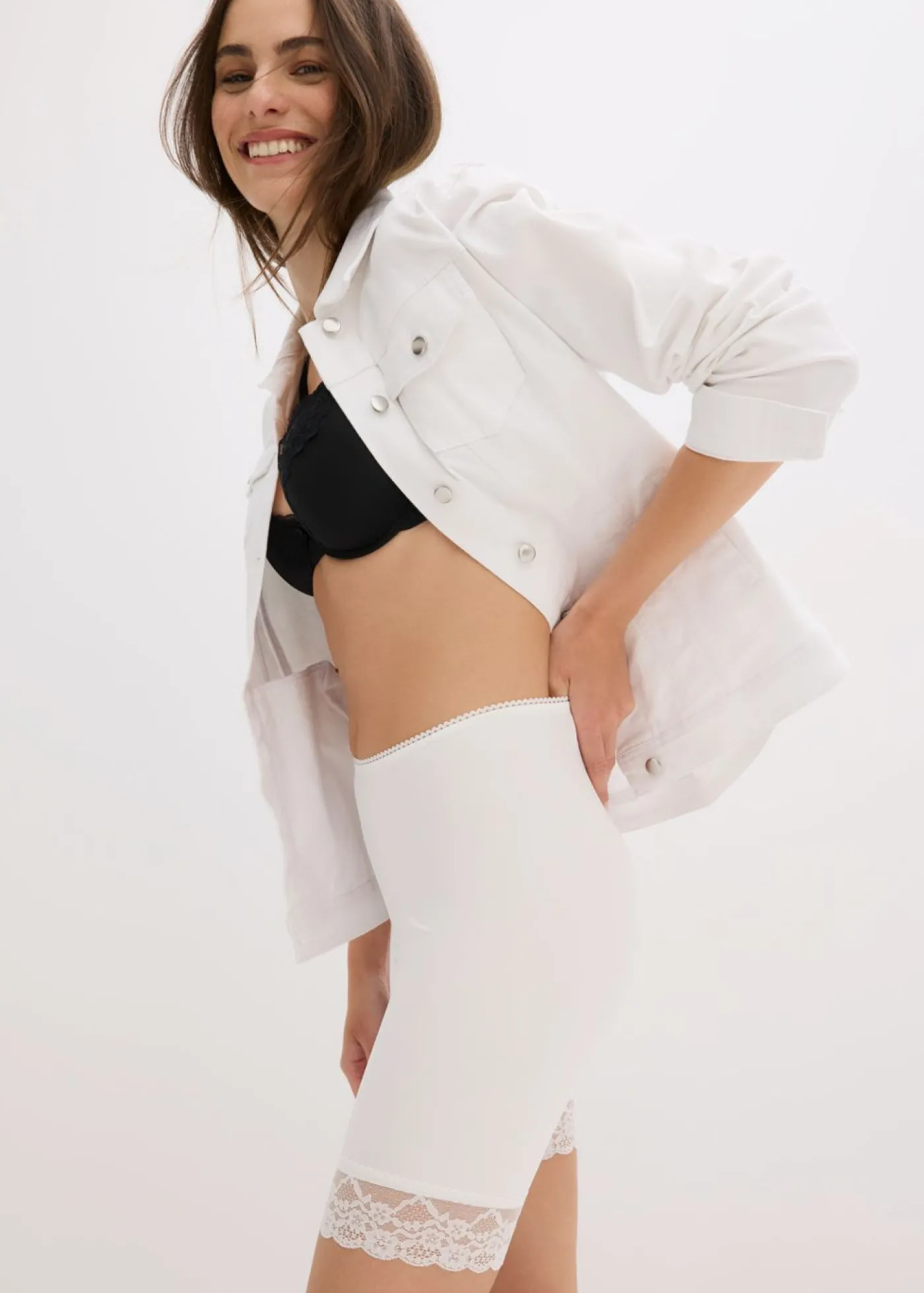 bonprix bonprix Pantalón ciclista antirrozaduras de material transpirable Blanco Outlet