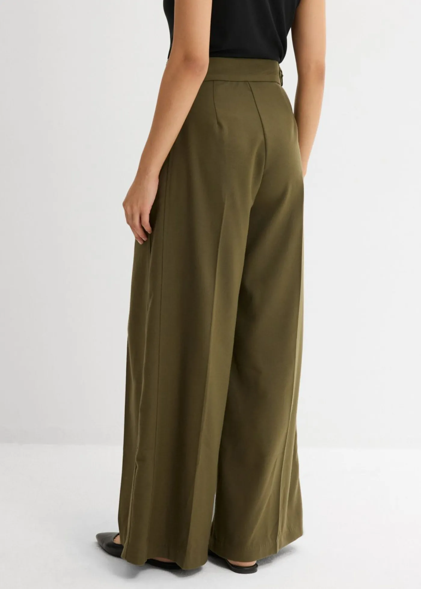 bonprix bonprix Pantalón con hebilla lateral de mezcla de viscosa Verde oliva oscuro Outlet