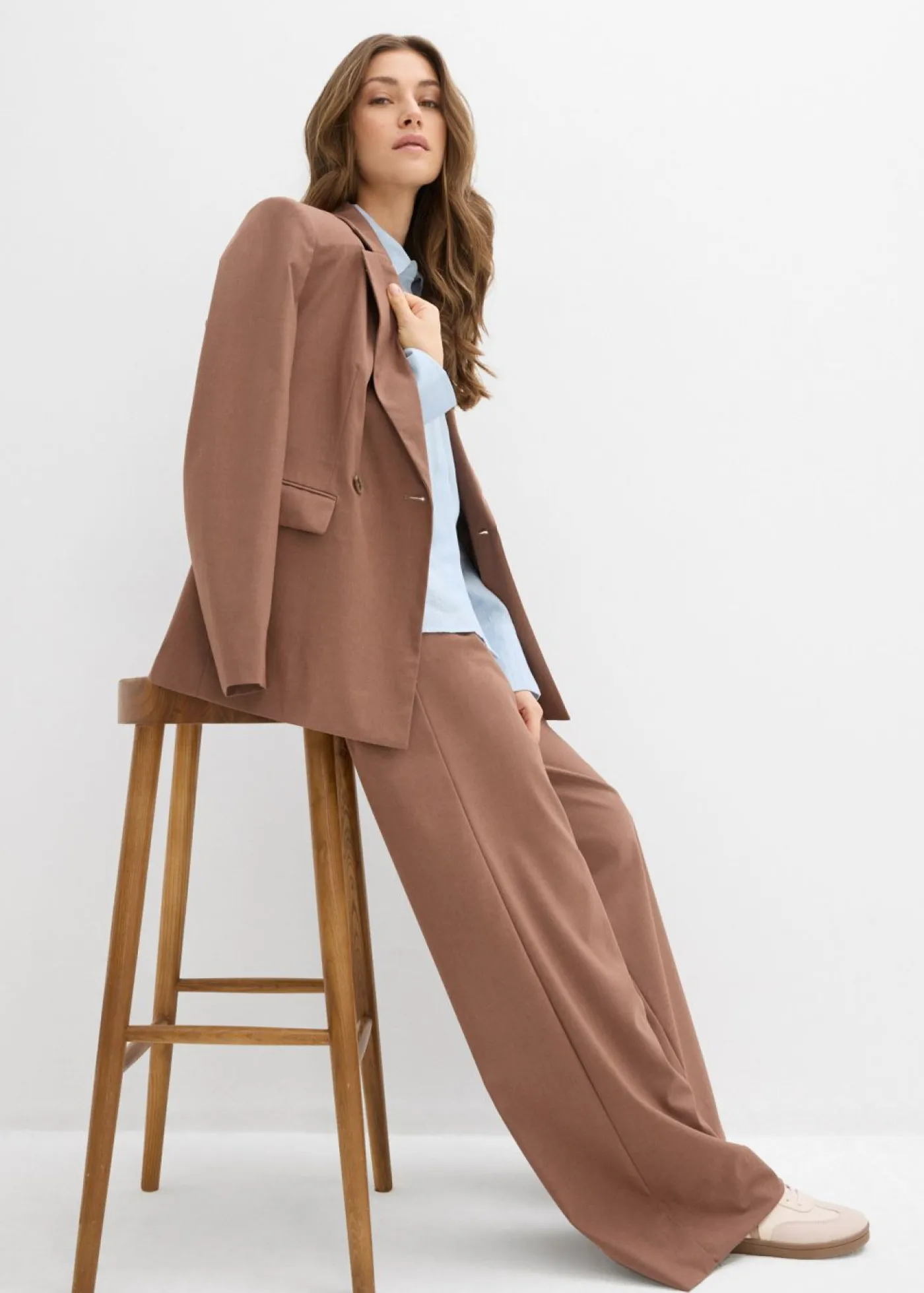 bonprix bonprix Pantalón con pinzas y cinturilla cómoda Marrón castaño New