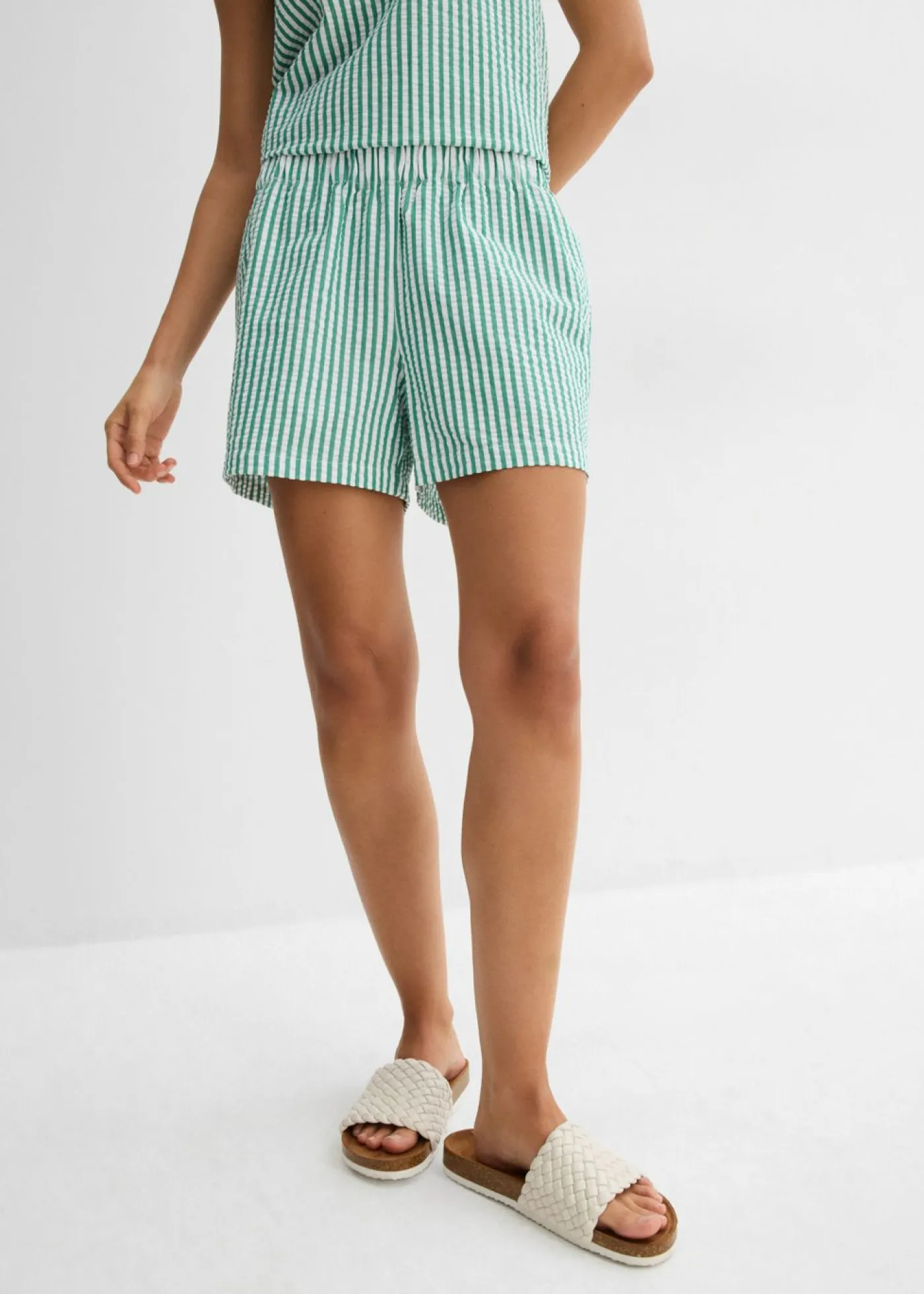 bonprix bonprix Pantalón corto a rayas de algodón puro verde gema-blanco con rayas Best