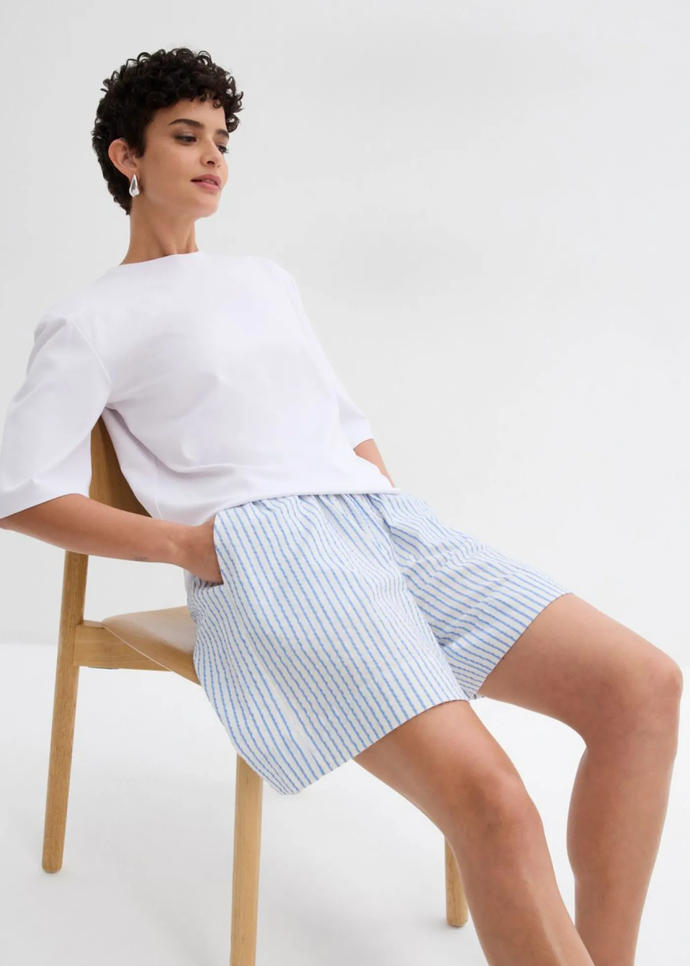 bonprix bonprix Pantalón corto de algodón puro azul provenzal-blanco lana rayas verticales Online