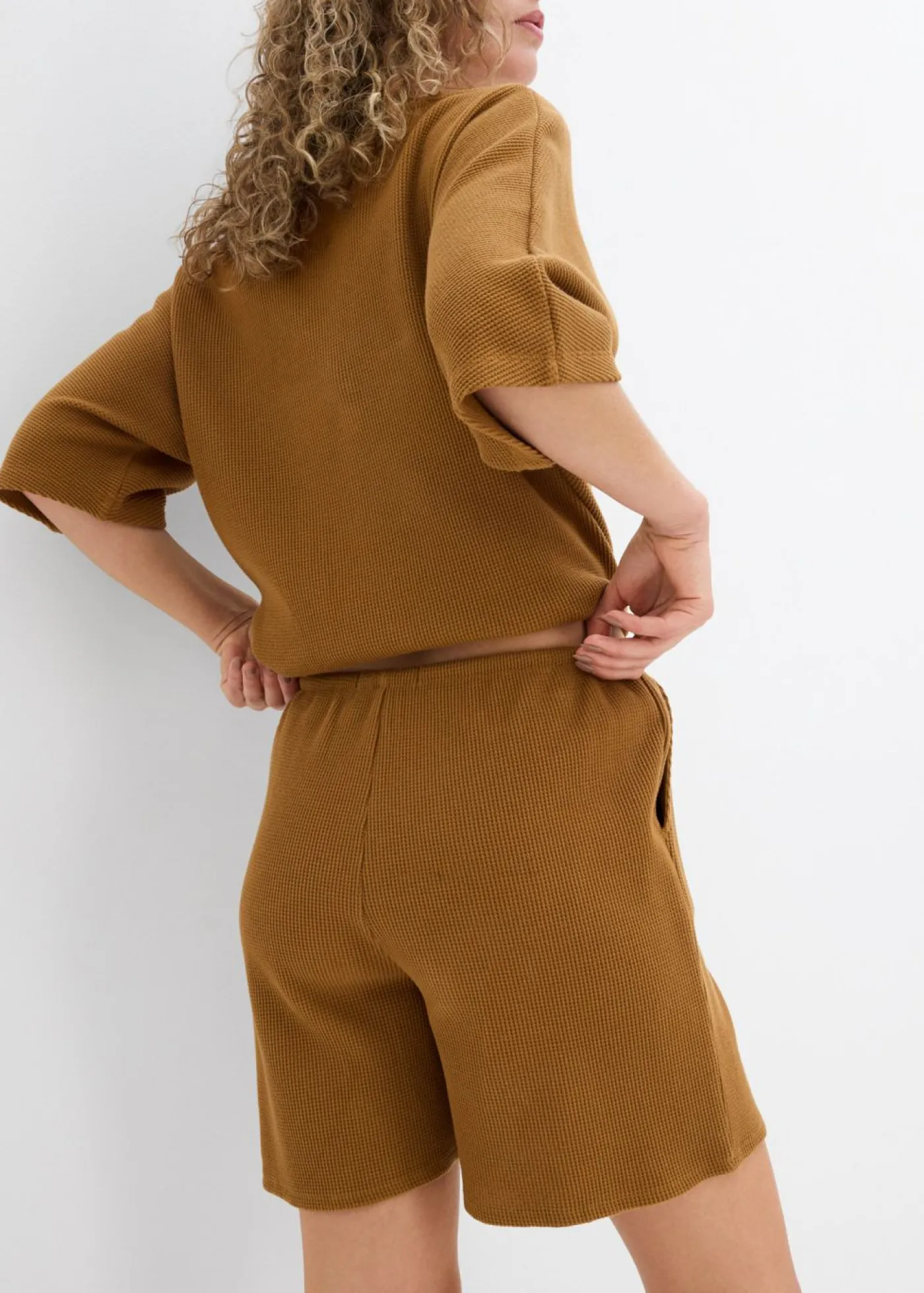 bonprix bonprix Pantalón corto de algodón puro con estructura Marrón coñac