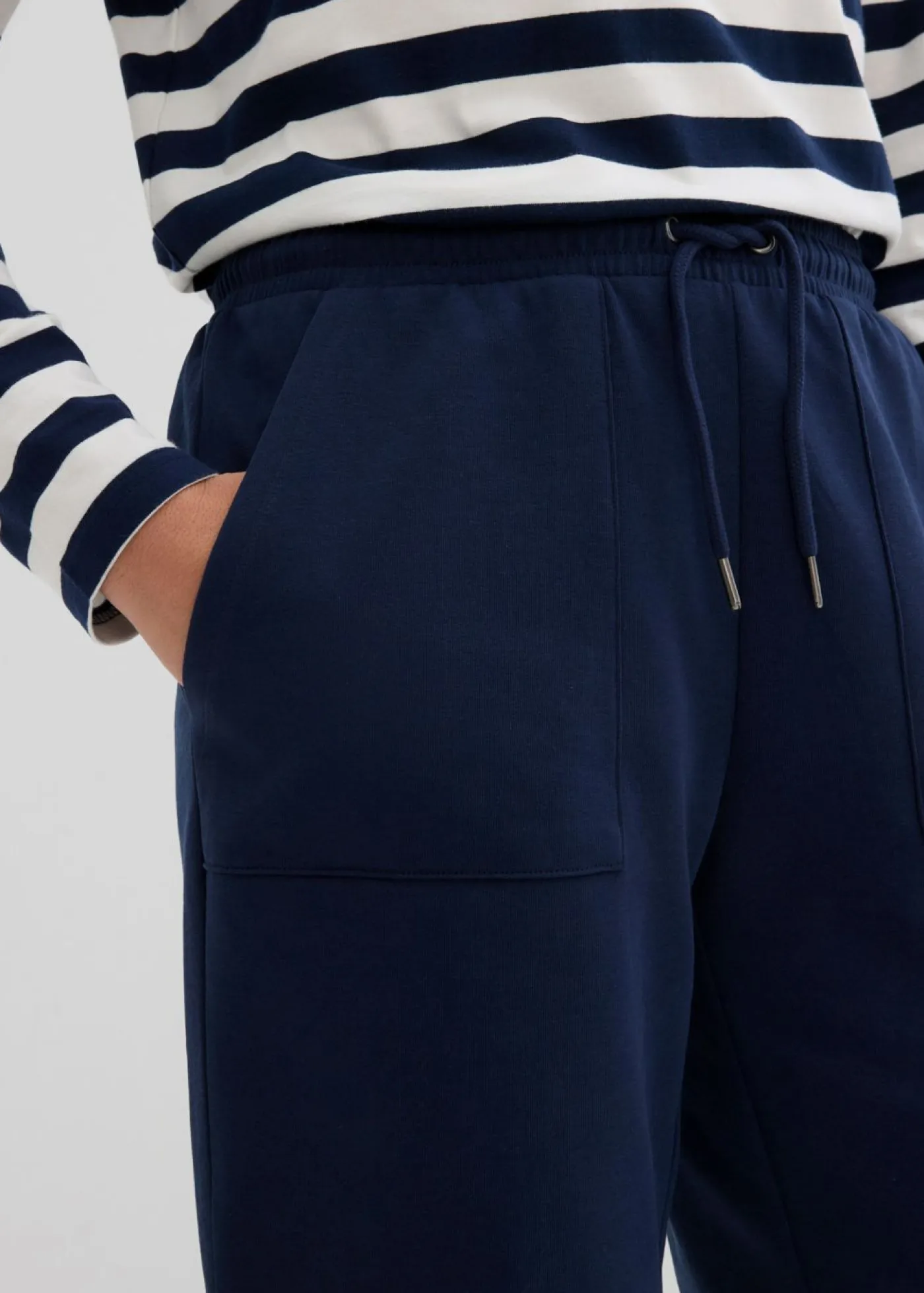 bonprix bonprix Pantalón corto de chándal con bolsillos Hot