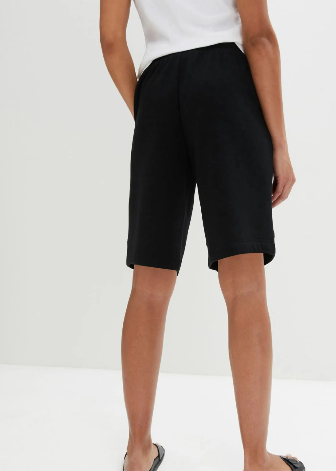 bonprix bonprix Pantalón corto de chándal con bolsillos Negro New